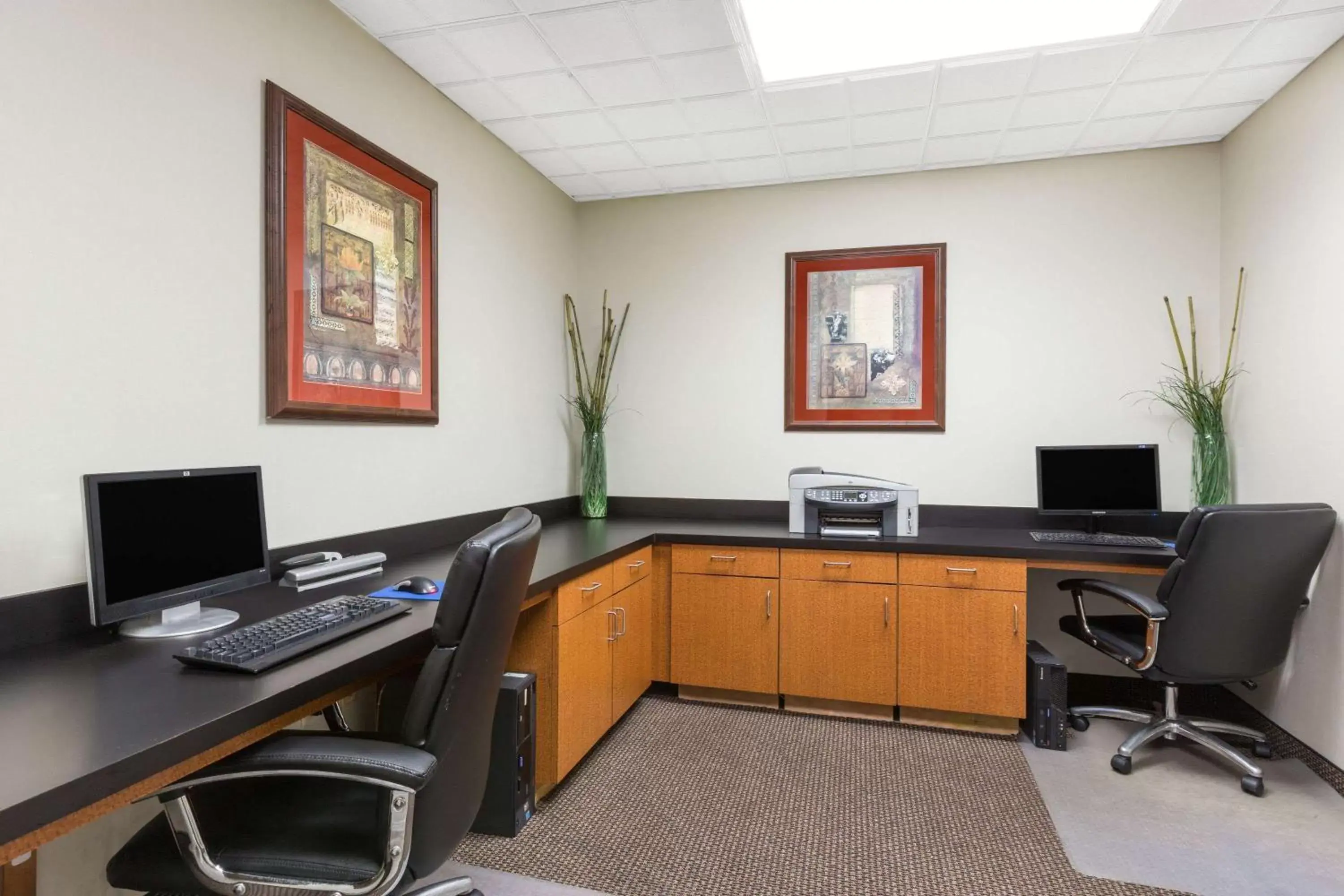 On site, Business Area/Conference Room in Wingate by Wyndham West Monroe