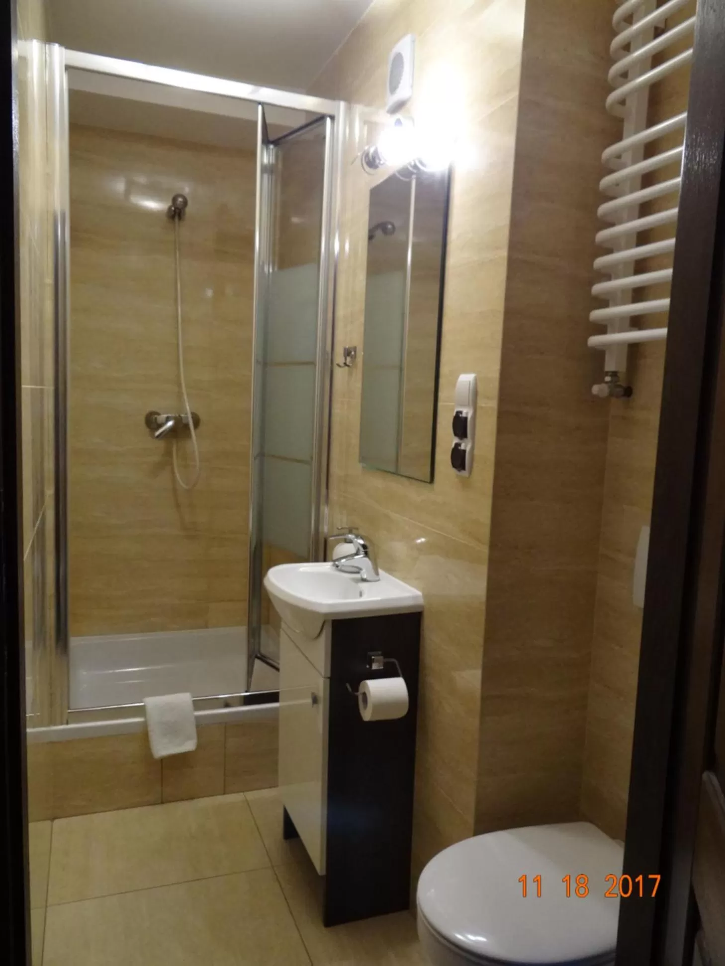 Photo of the whole room in "Arkadia"