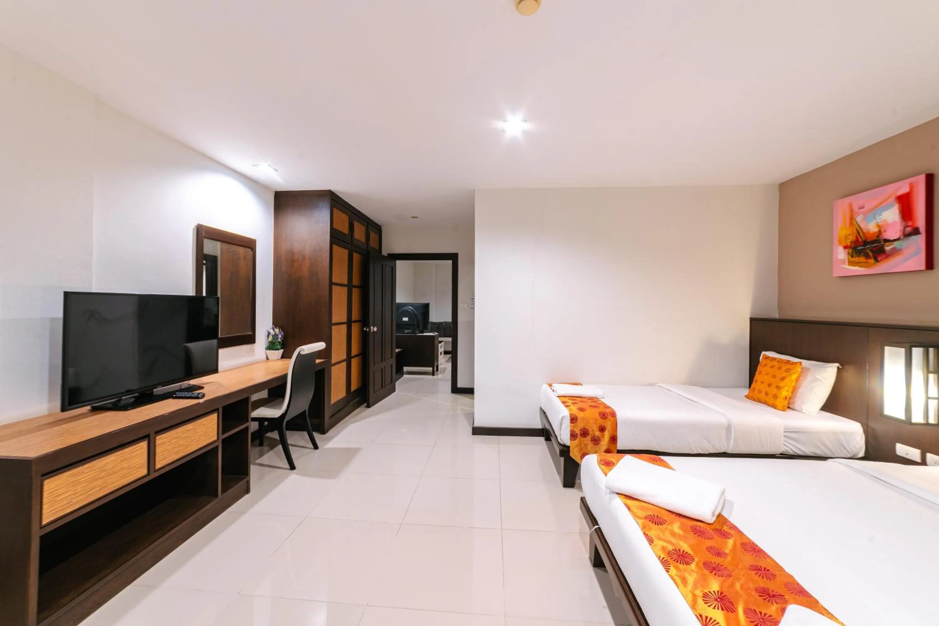 Bed in Ratana Hotel Sakdidet, PHUKET TOWN