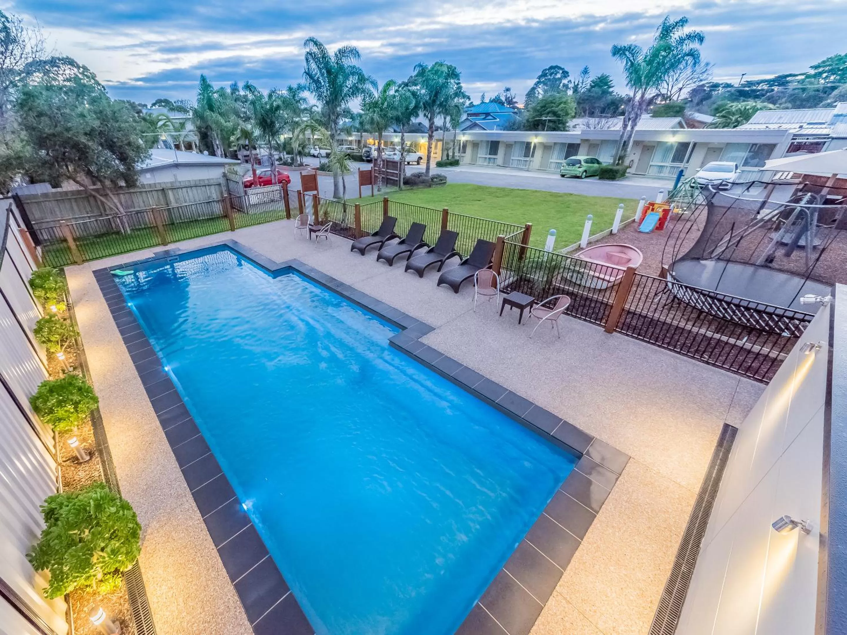 Swimming pool in Seahorse Motel Cowes