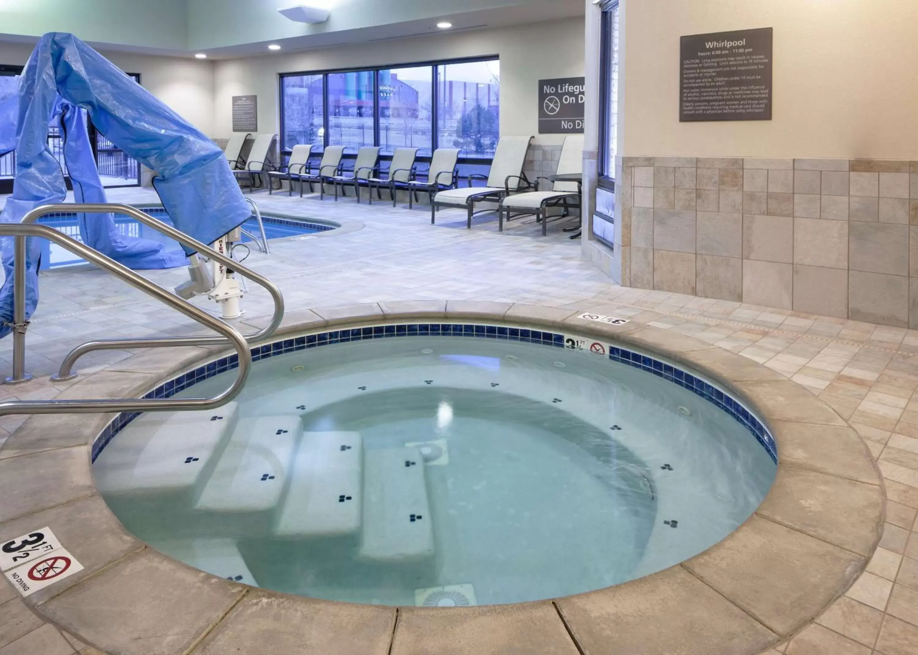 Sports, Swimming Pool in Hampton Inn & Suites Colorado Springs/I-25 South