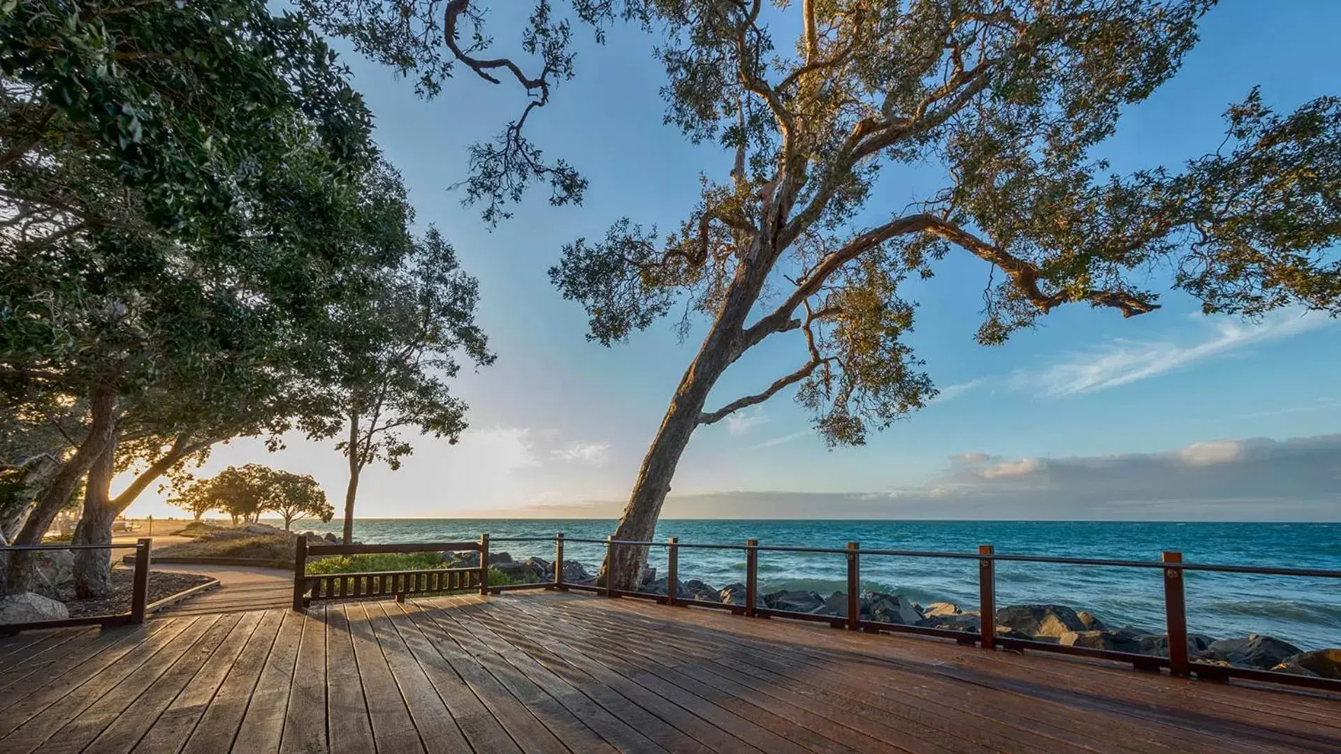 Beach in Oaks Hervey Bay Resort and Spa