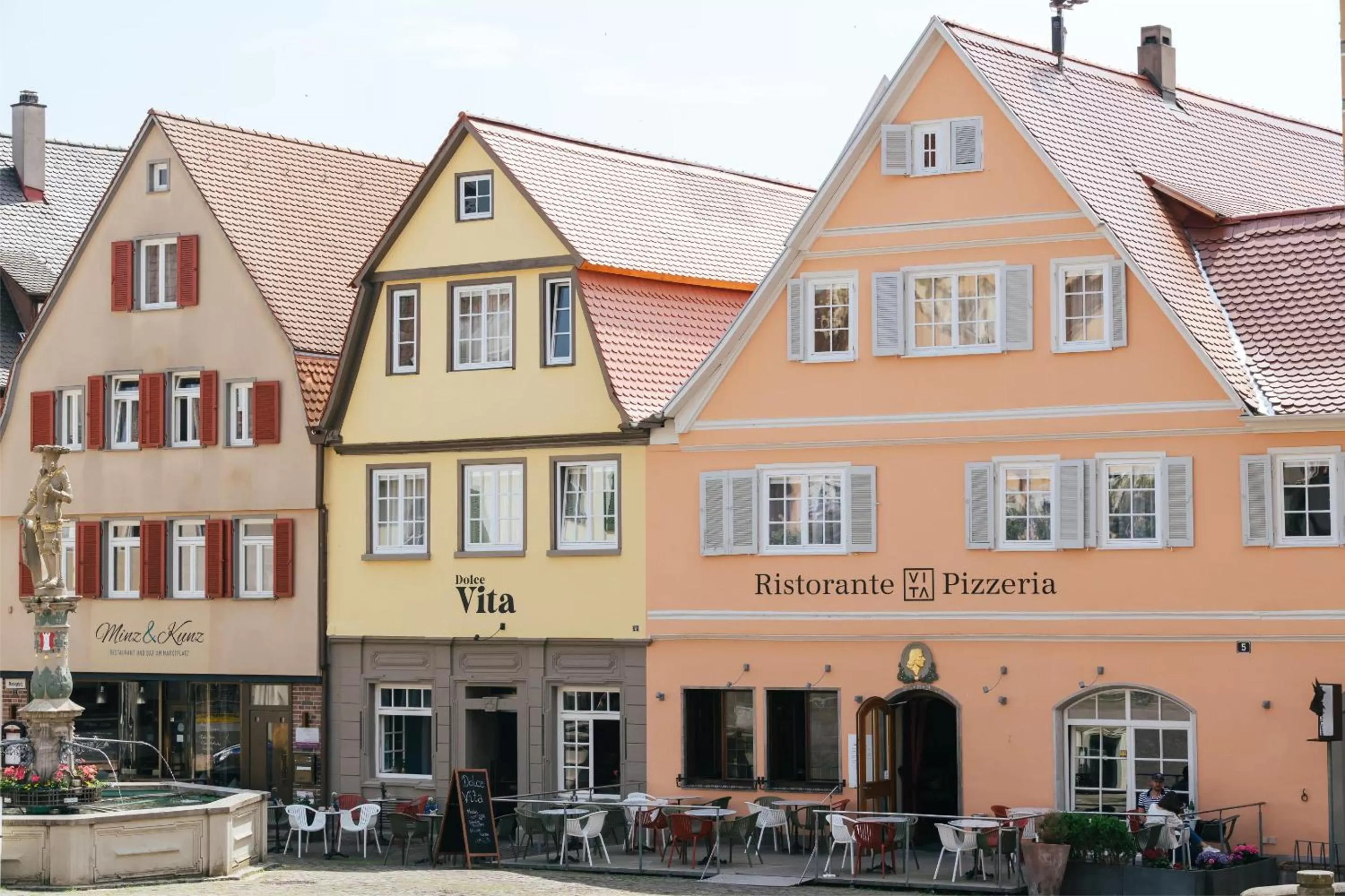 Neighbourhood, Property Building in Hotel Schiller
