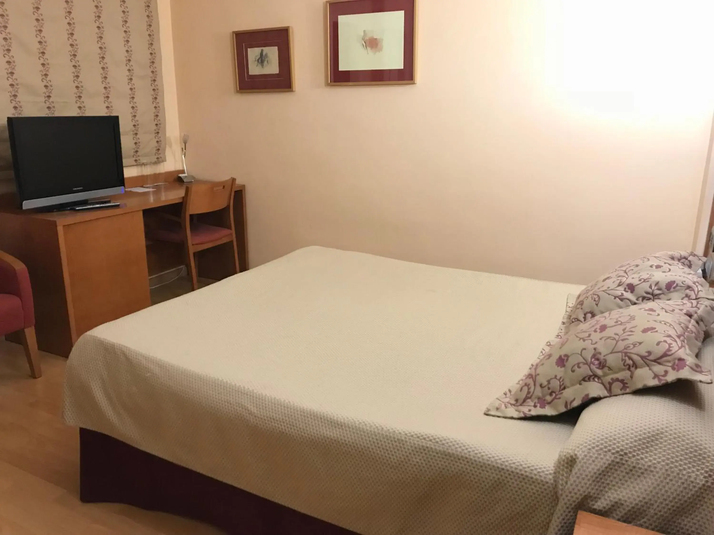 Bed in Hotel Alfonso VIII De Cuenca