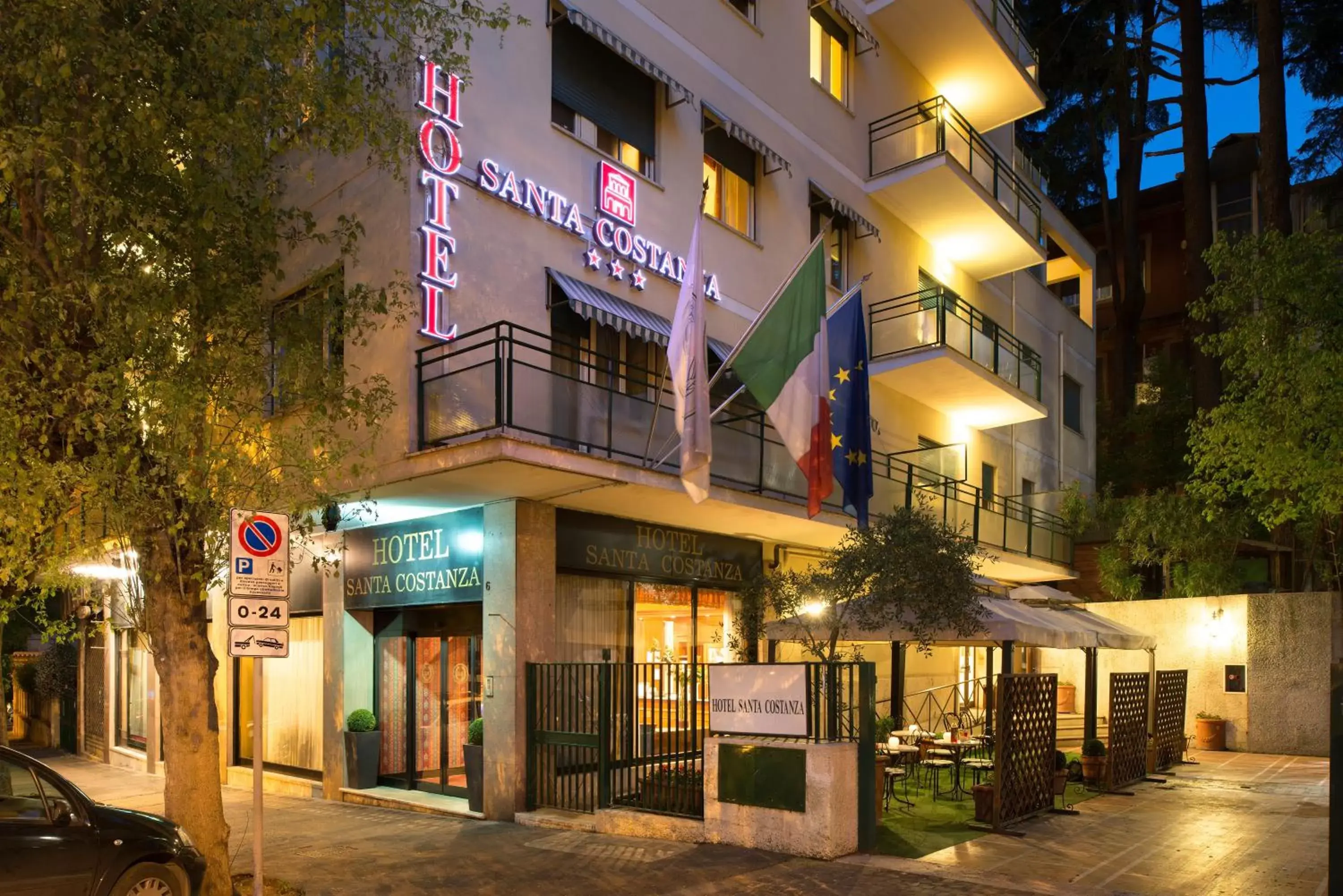 Facade/entrance, Property Building in Hotel Santa Costanza by OMNIA hotels