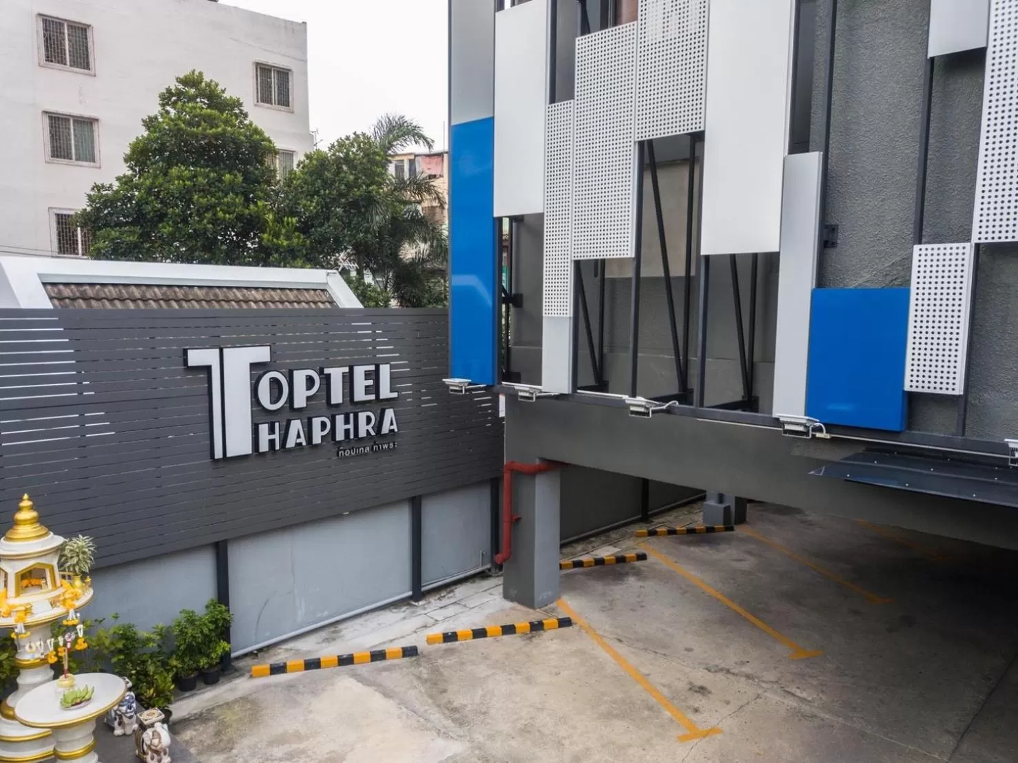 Property building in Toptel Thaphra - ท็อปเทล ท่าพระ