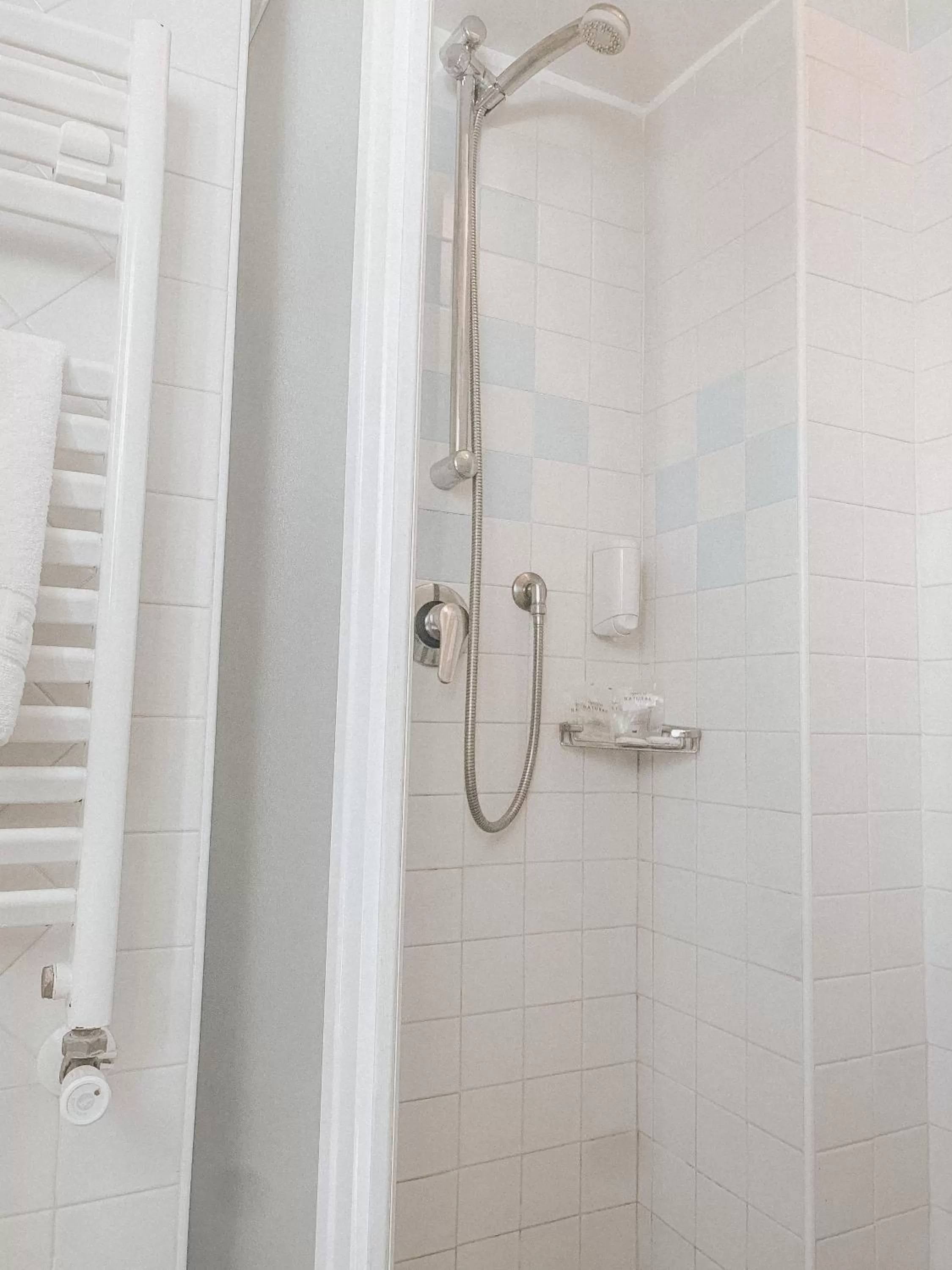 Shower in Esedra Hotel