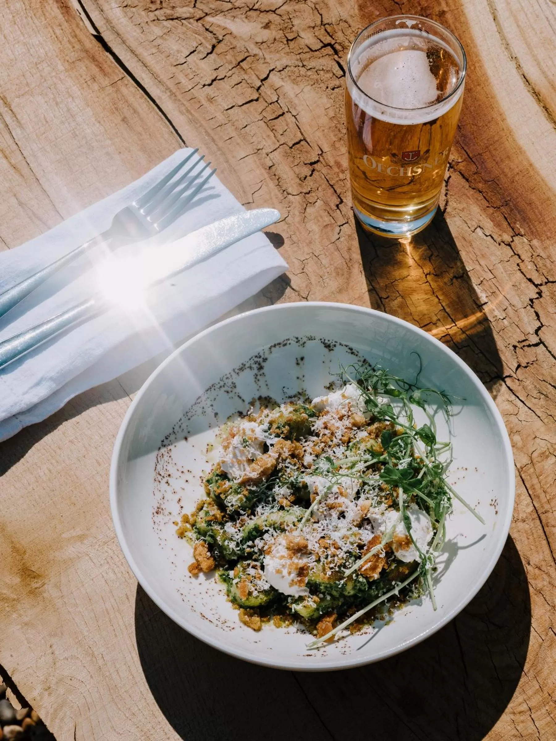 Food and drinks in Fairlight Cove