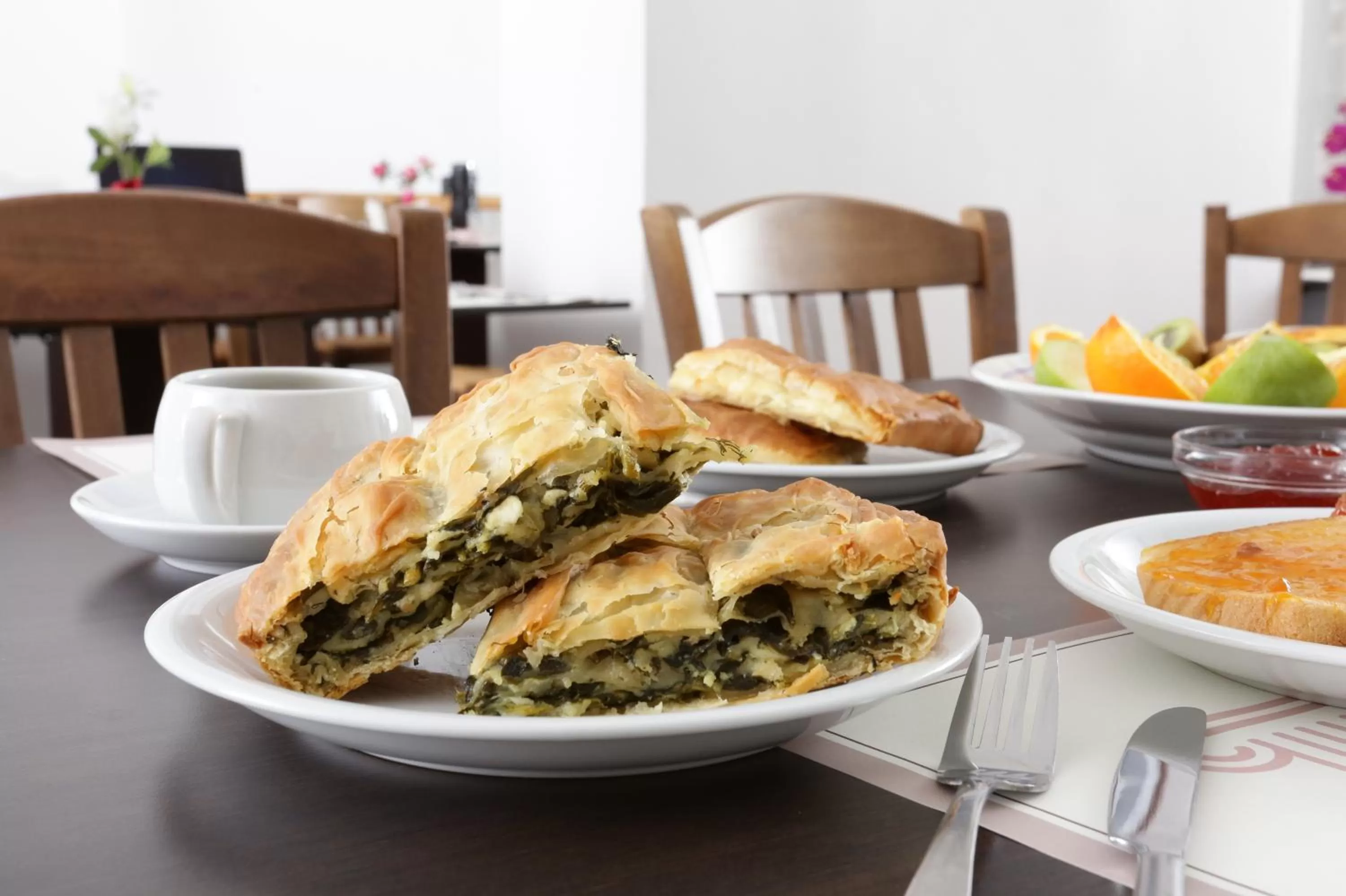 Restaurant/places to eat in Attalos Hotel