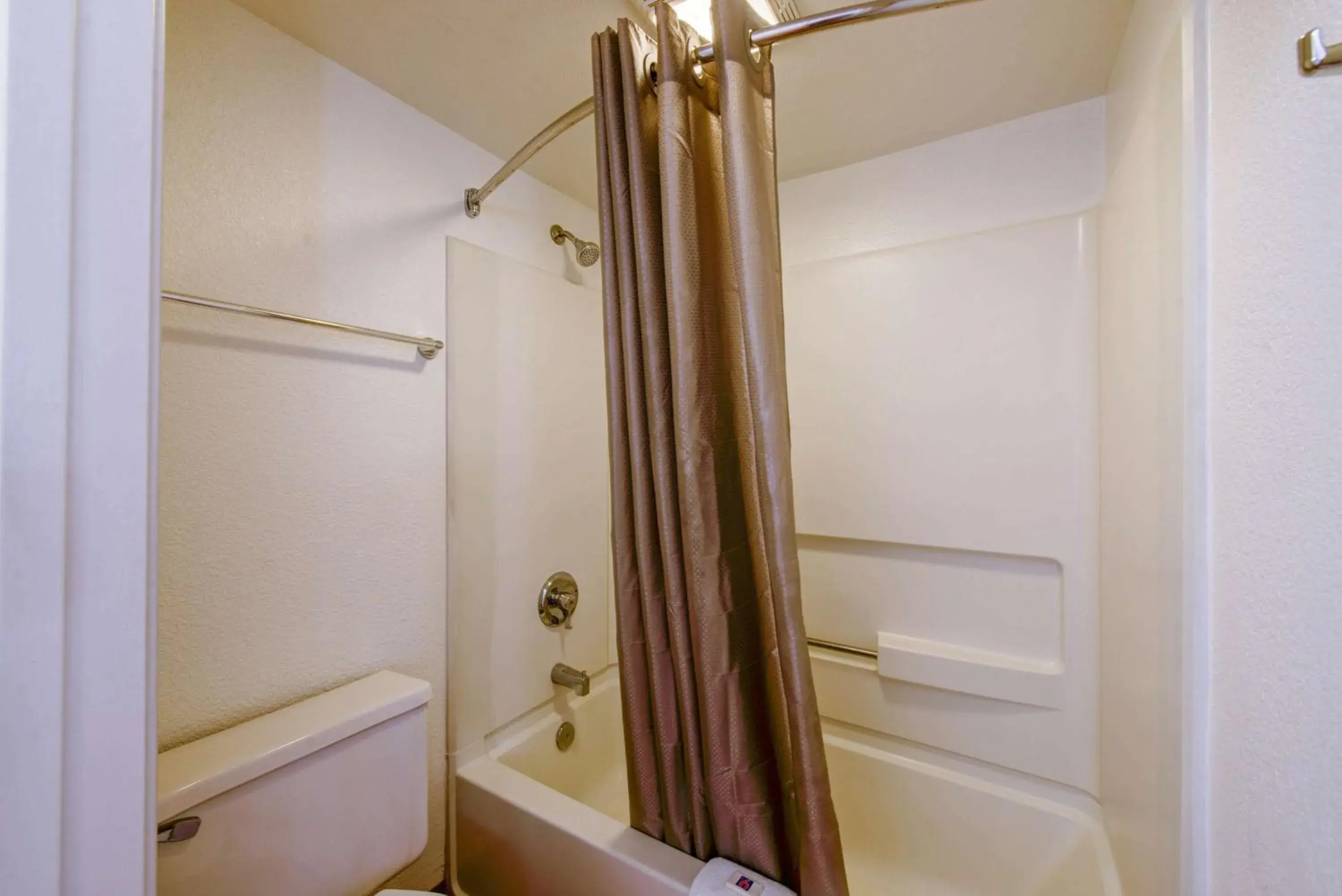 Shower, Bathroom in Motel 6-Norfolk, VA