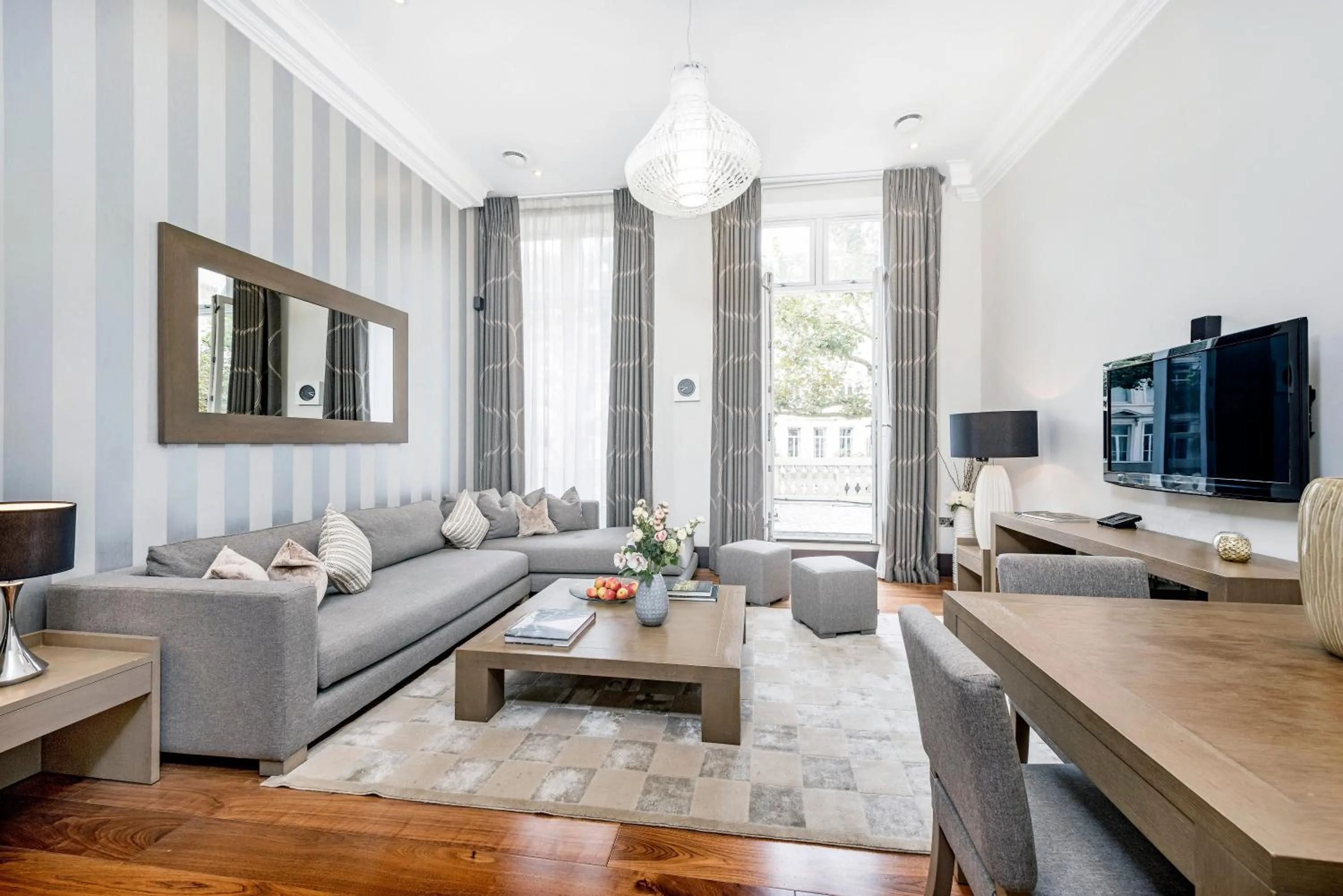 Living room in 130 Queen's Gate Apartments