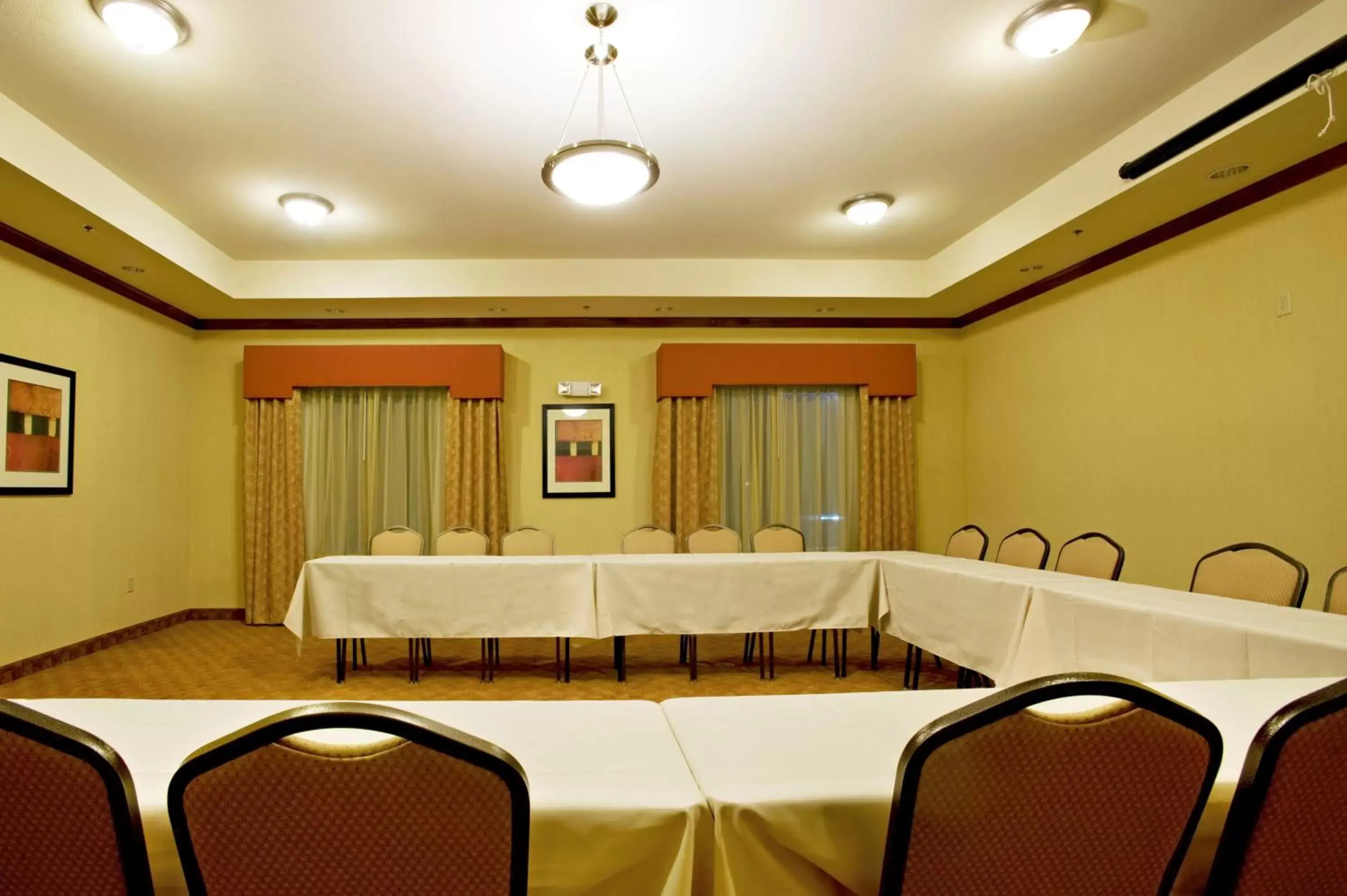 Meeting/conference room in Holiday Inn Express Sweetwater, an IHG Hotel