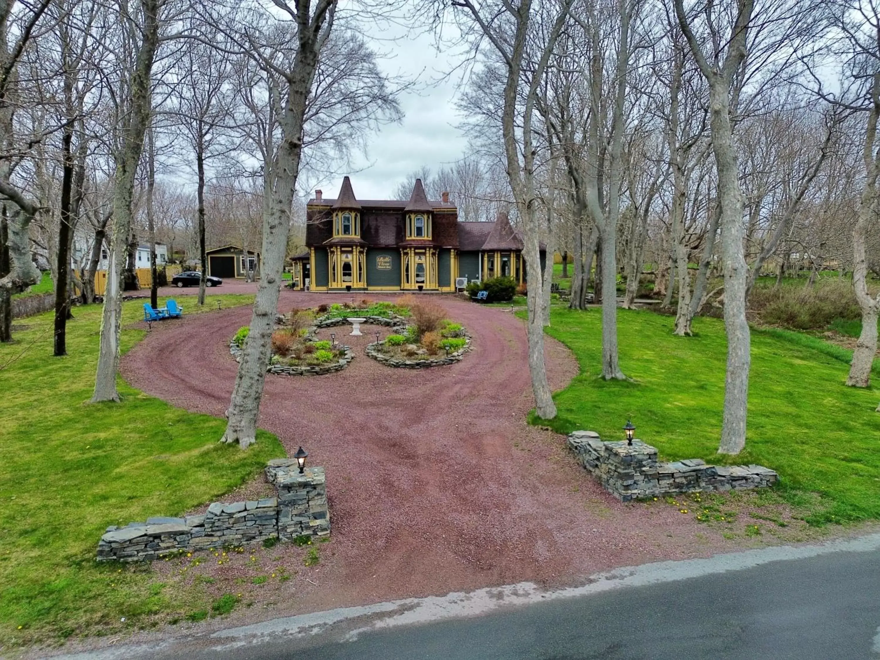 Street view, Property Building in Belle View Manor Inn