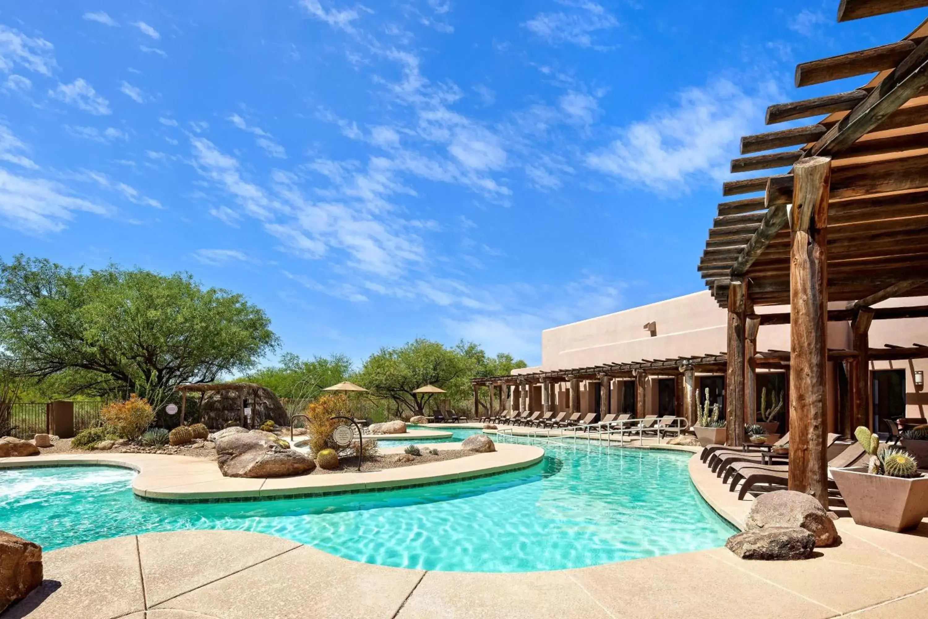 Swimming Pool in Sheraton Grand at Wild Horse Pass