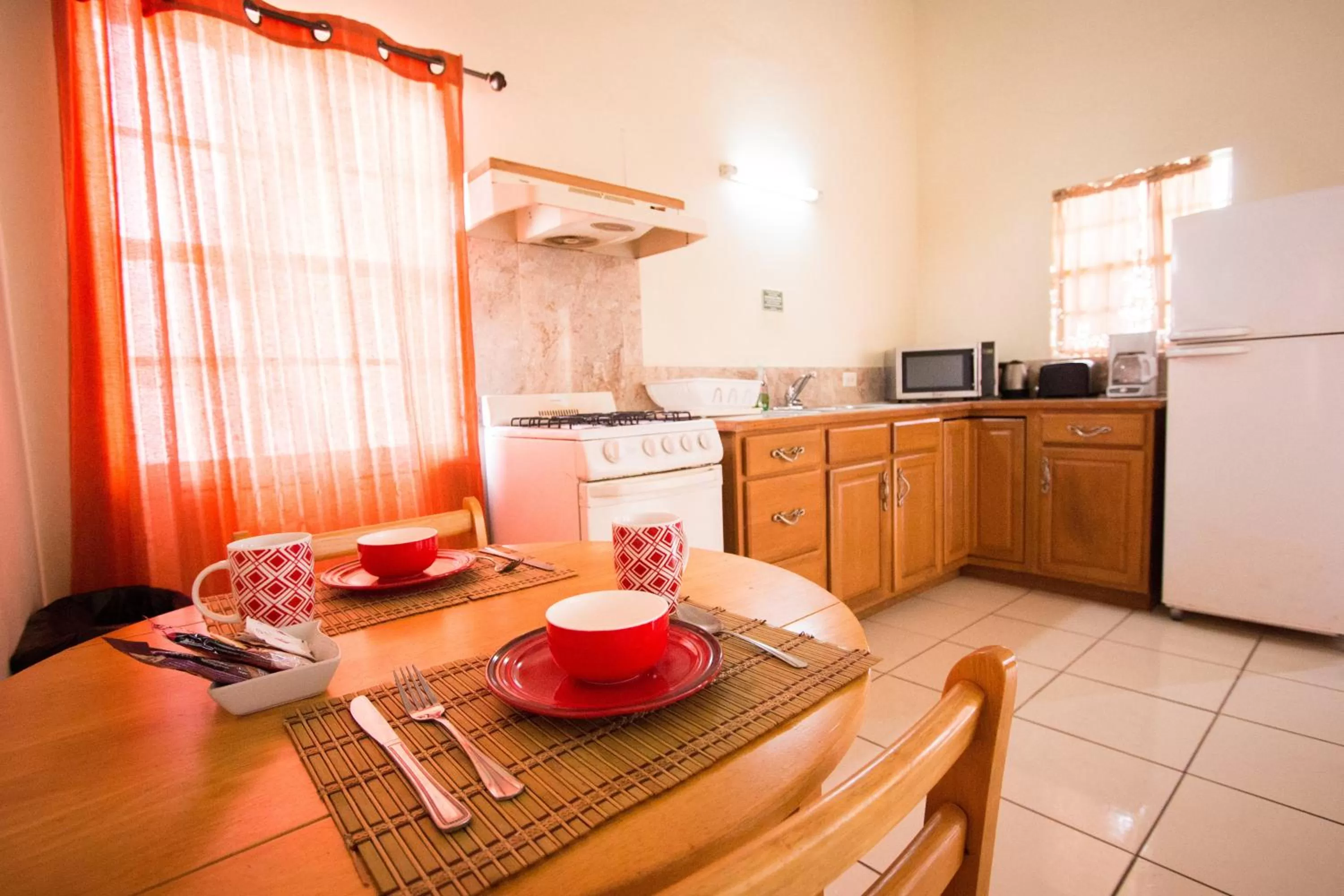 Dining area in Connie's Comfort Suites