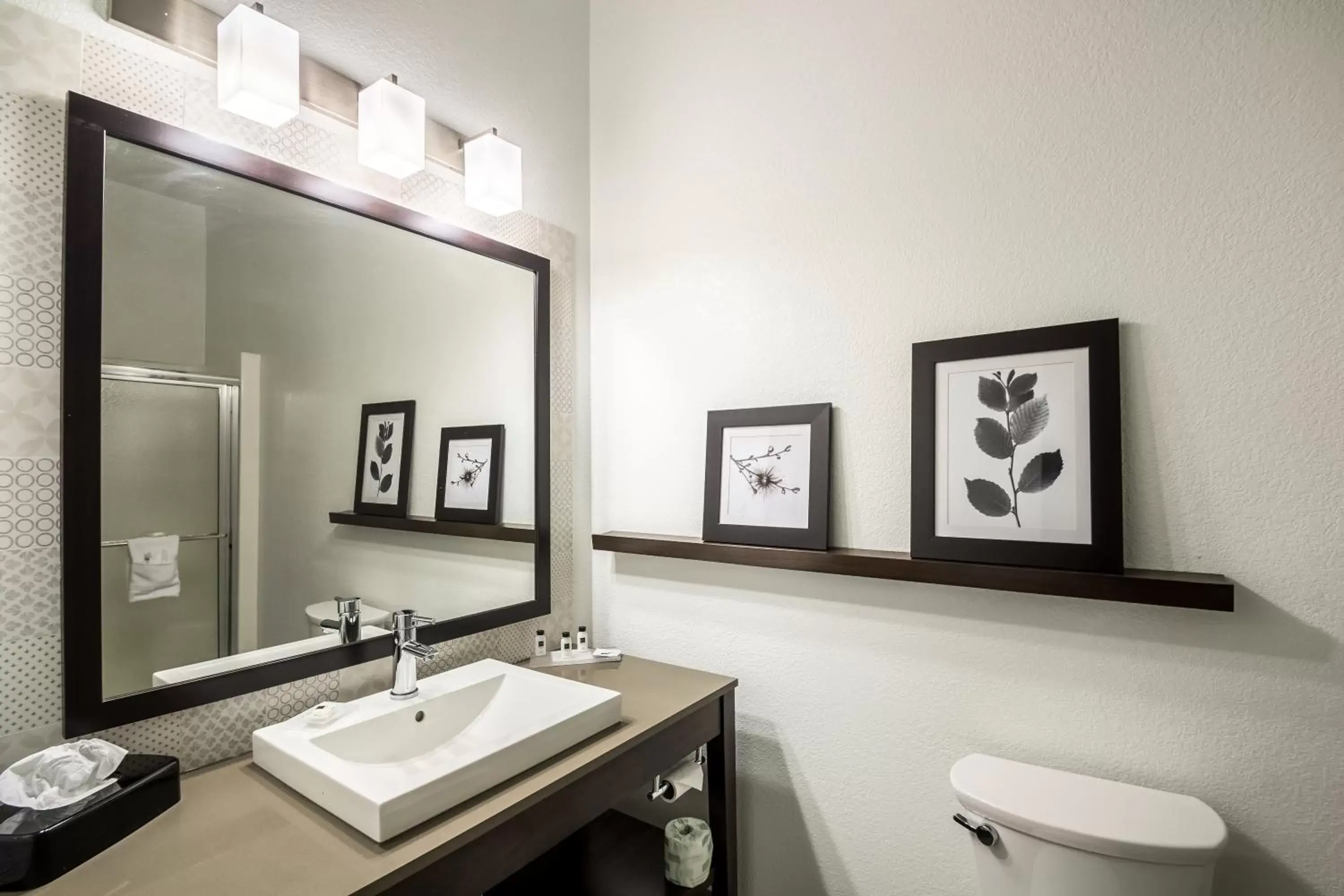 Bathroom in Country Inn & Suites by Radisson, Fond du Lac, WI