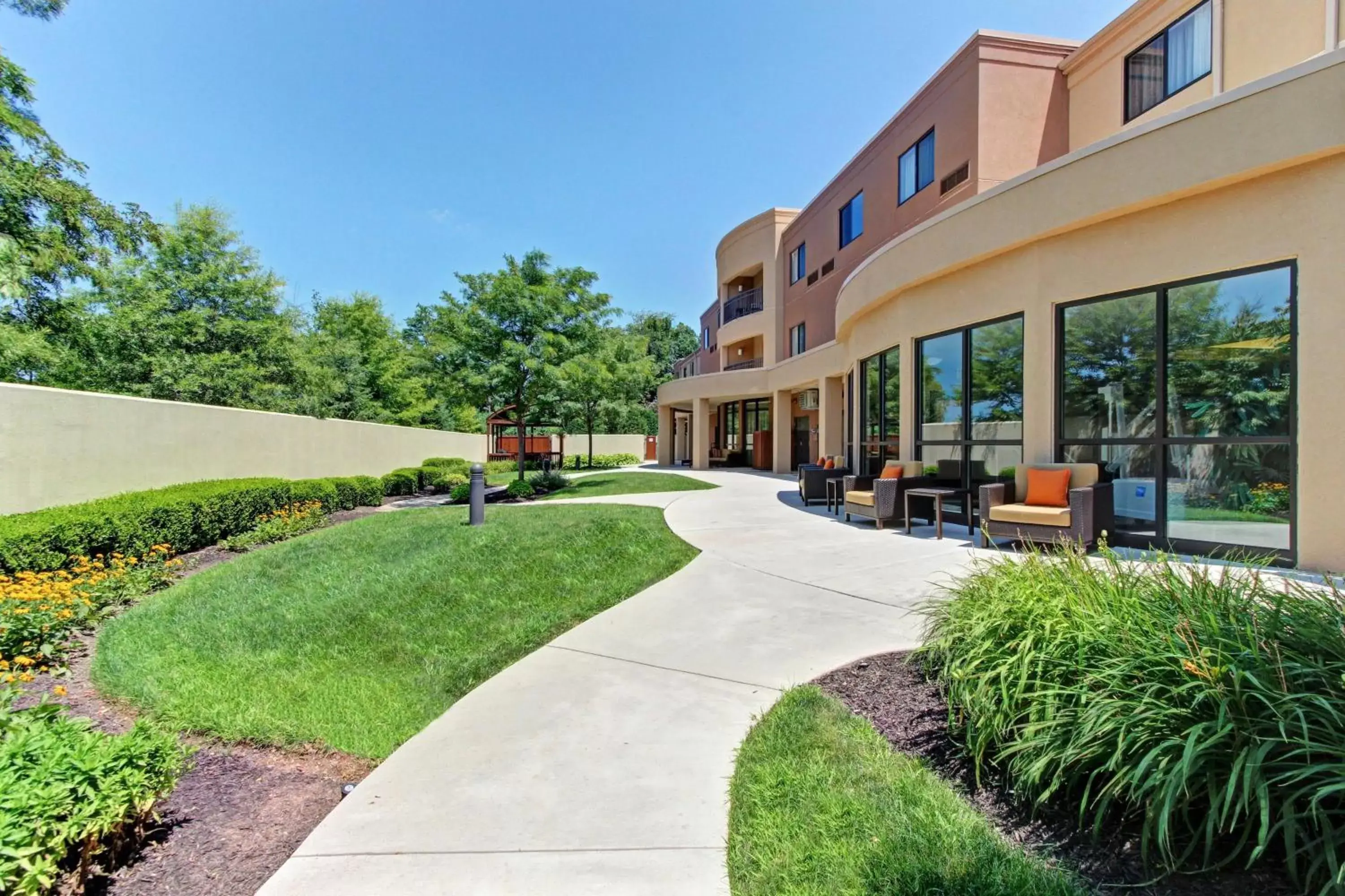 Property Building in Courtyard by Marriott Harrisburg West/Mechanicsburg