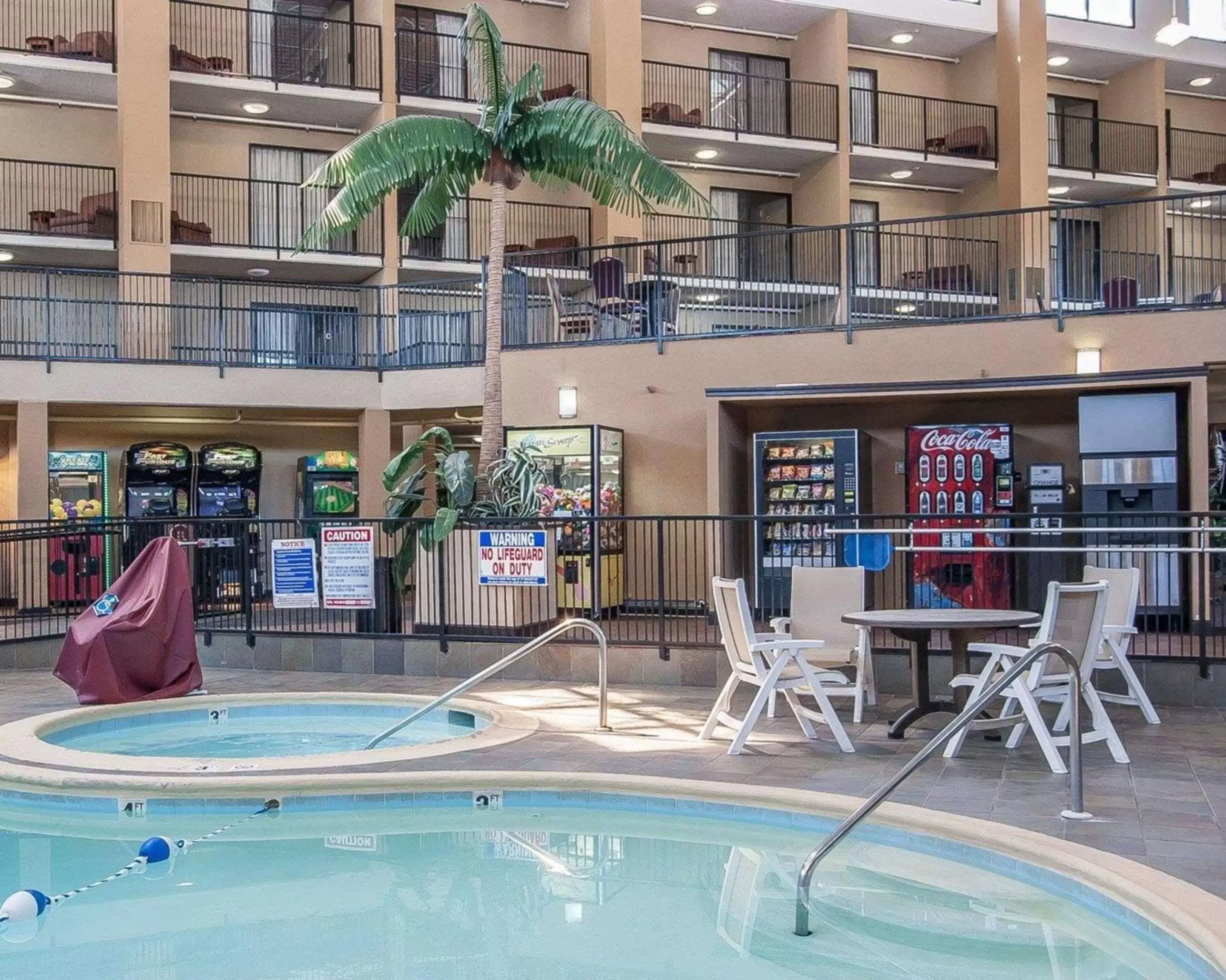 On site, Swimming Pool in Clarion Inn Murfreesboro