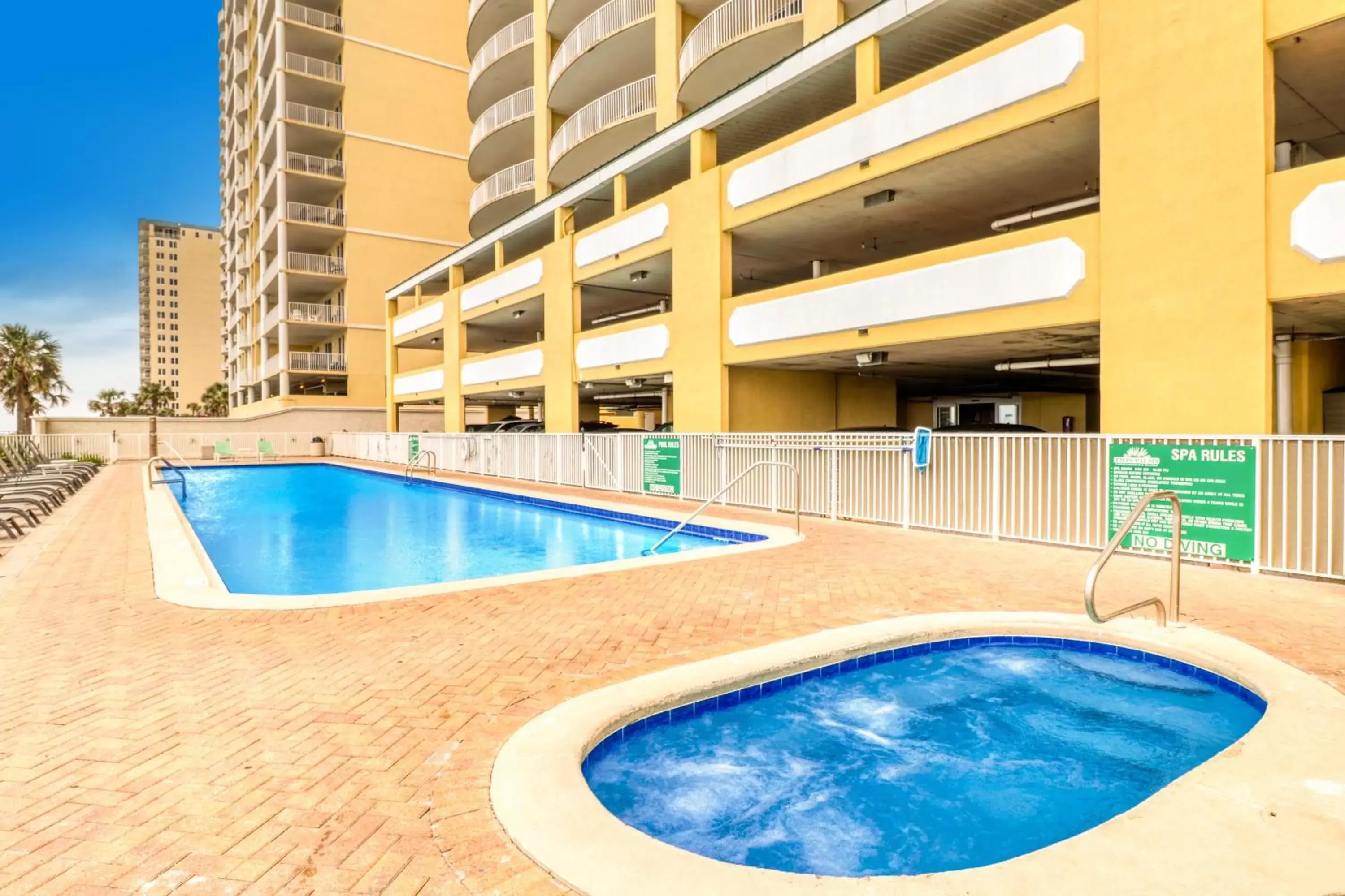 Swimming Pool in Twin Palms 603