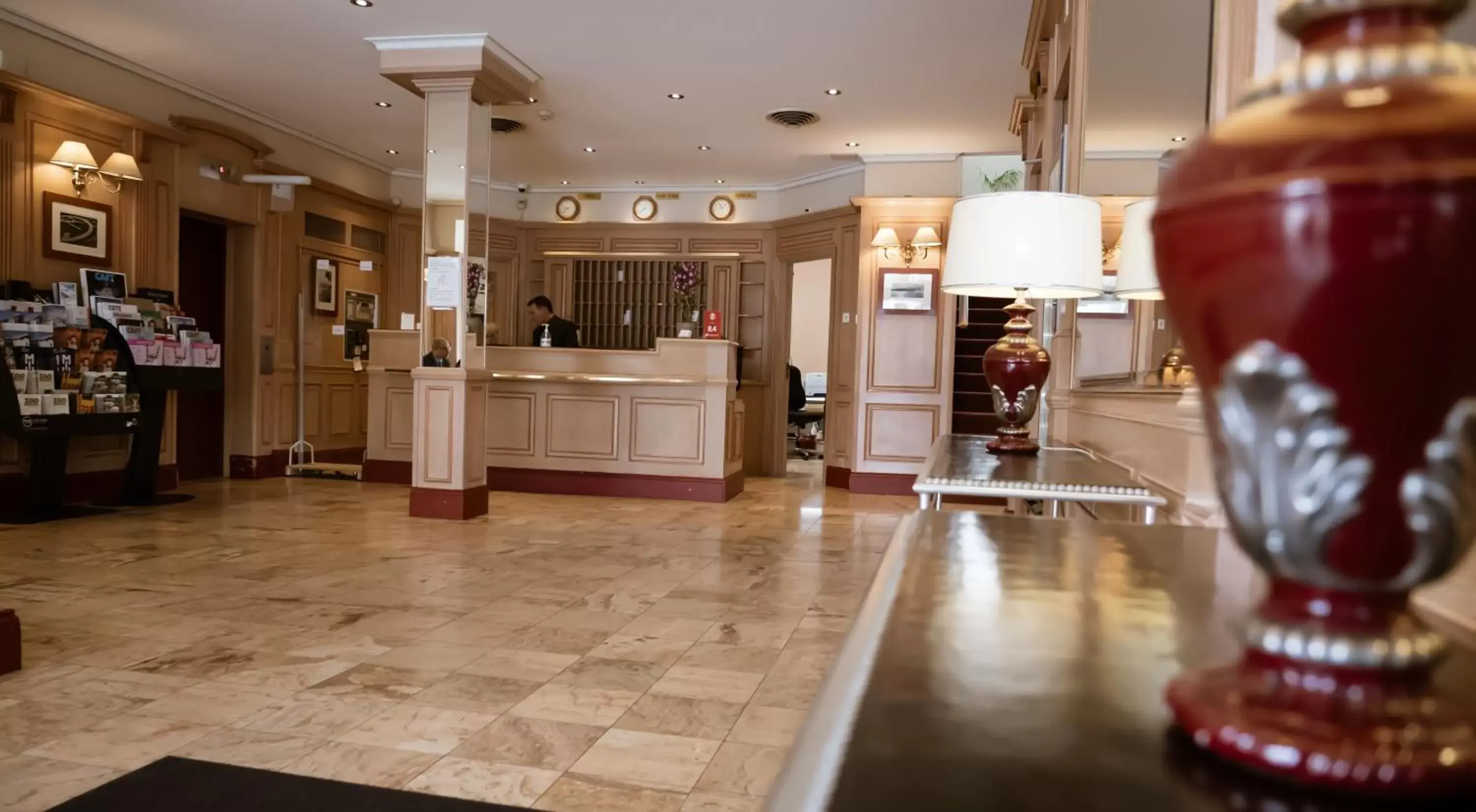 Lobby or reception in Hôtel Astoria Lobby or reception in Hôtel Astoria