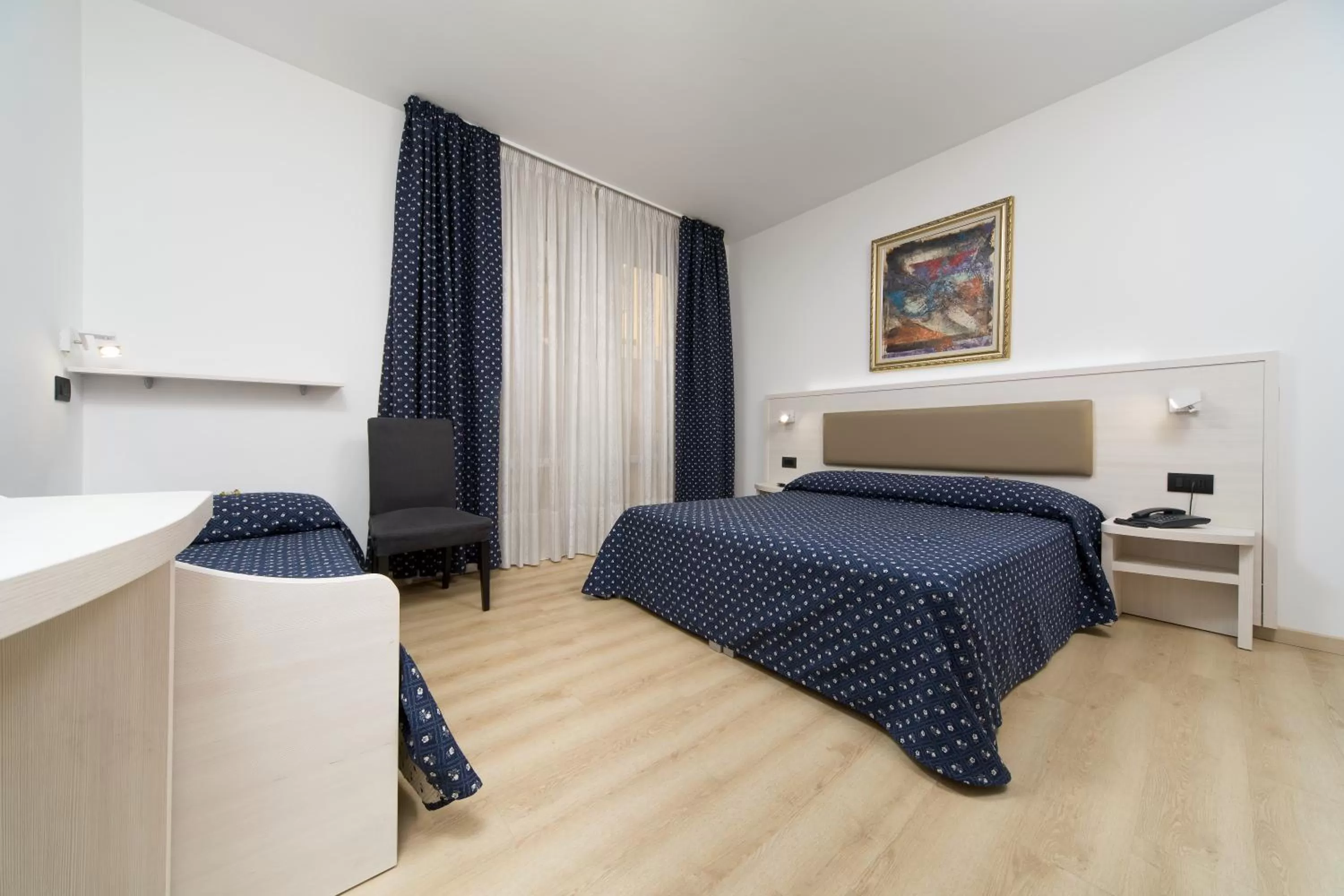 Photo of the whole room, Bed in Hotel Giotto