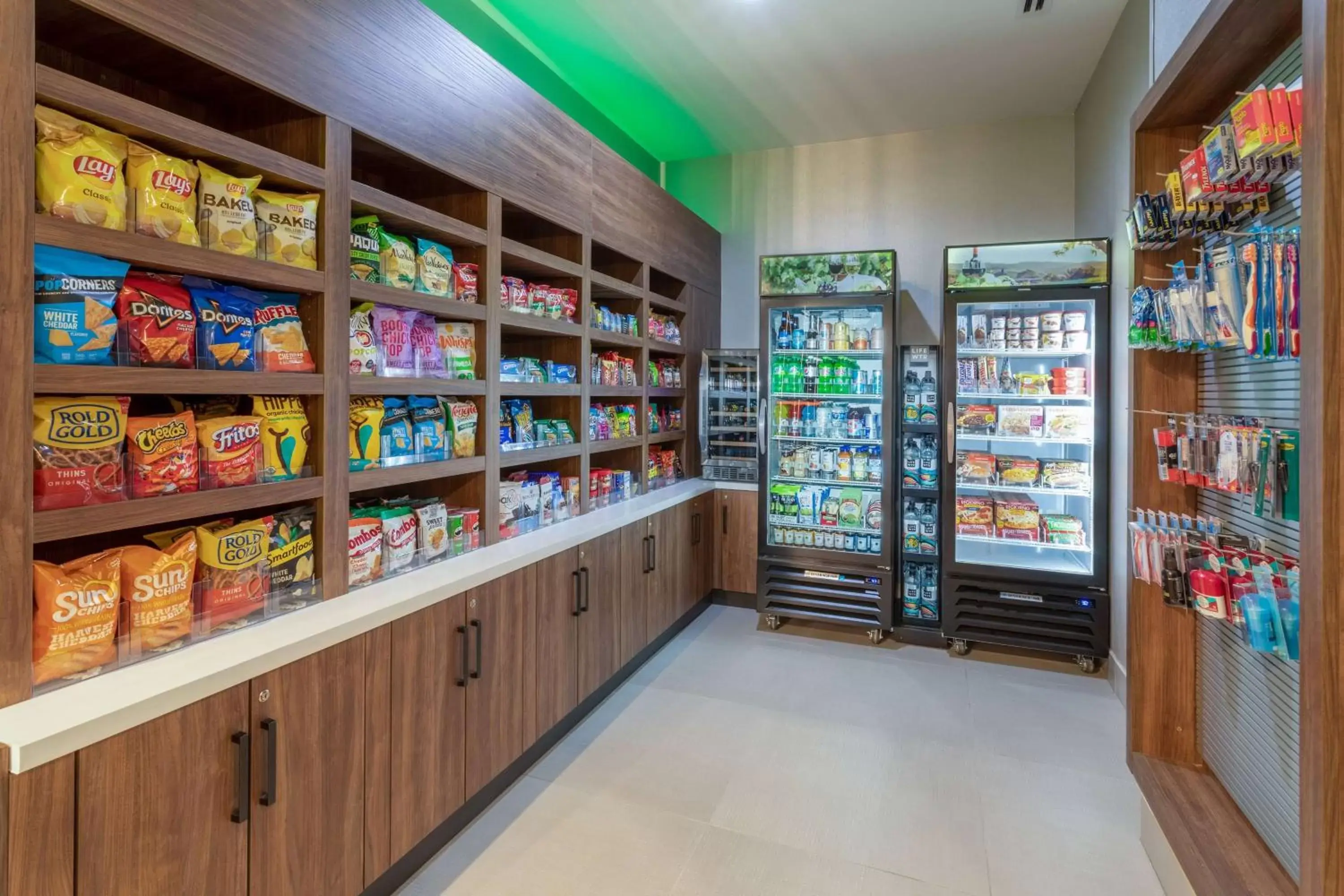 Food and drinks, Supermarket/Shops in La Quinta Inn & Suites by Wyndham Galt Lodi North