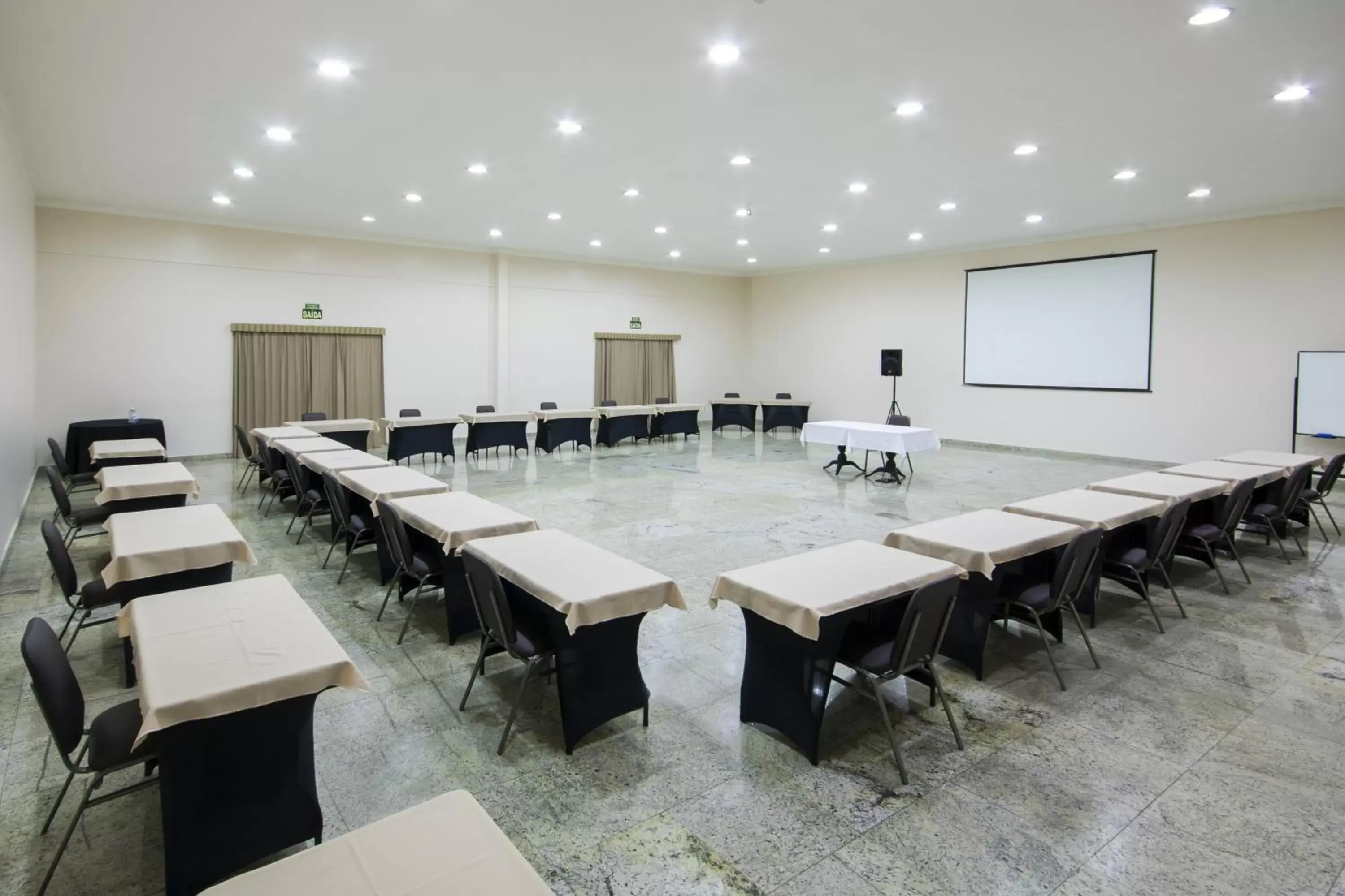 Meeting/conference room in Dan Inn Campinas Anhanguera