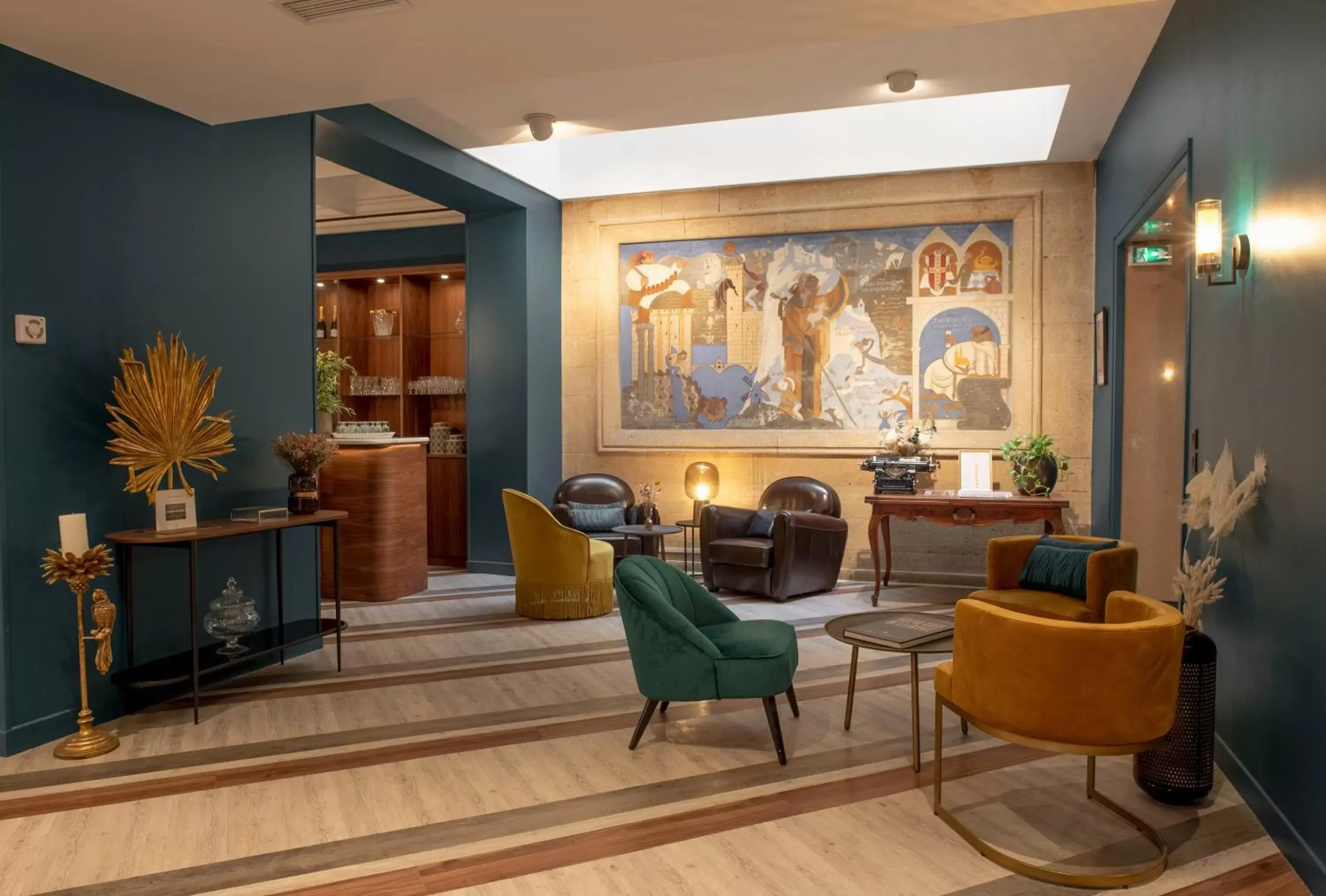 Lounge or bar, Lobby/Reception in Hôtel Le Bristol