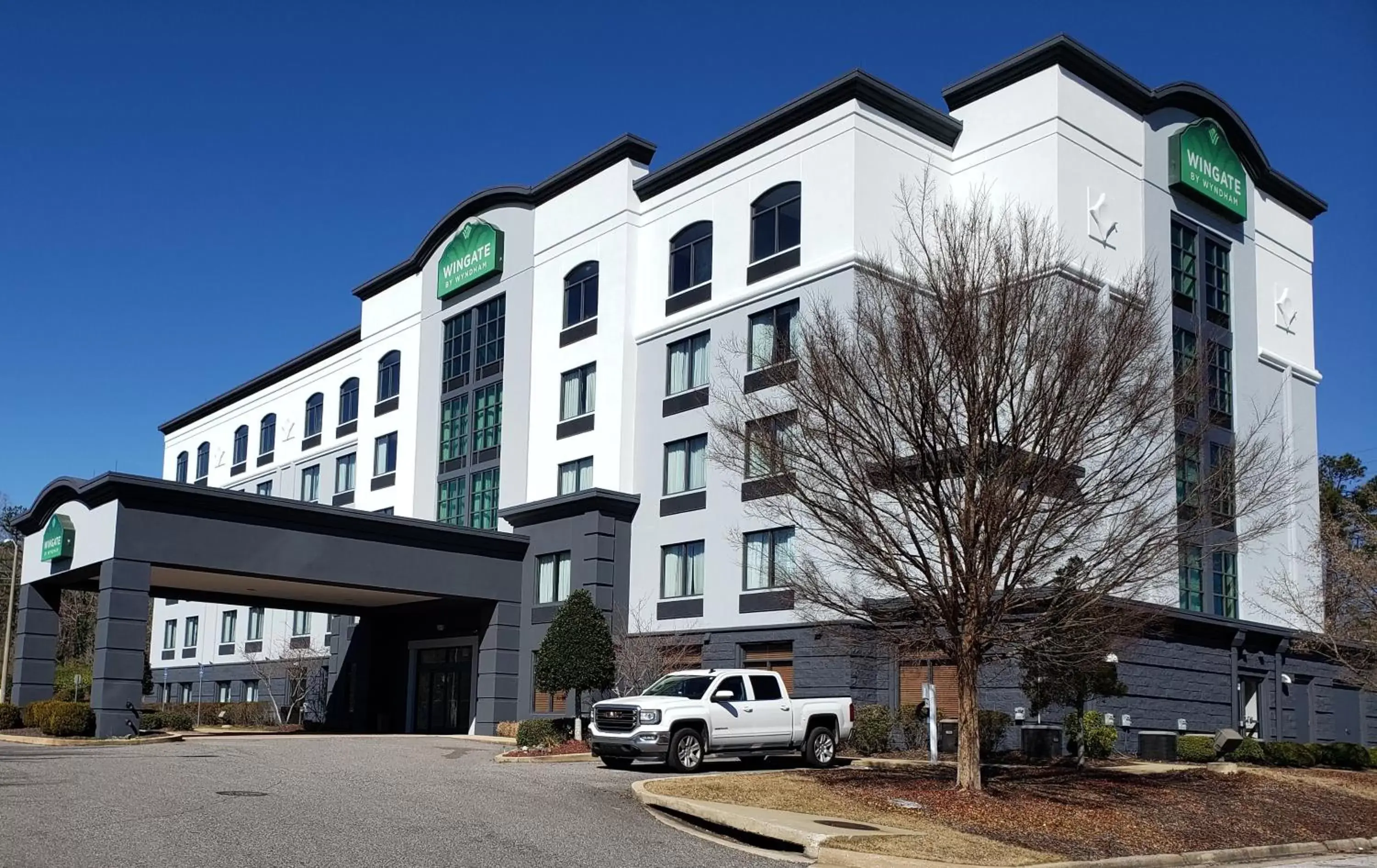 Property Building in Wingate by Wyndham Tuscaloosa