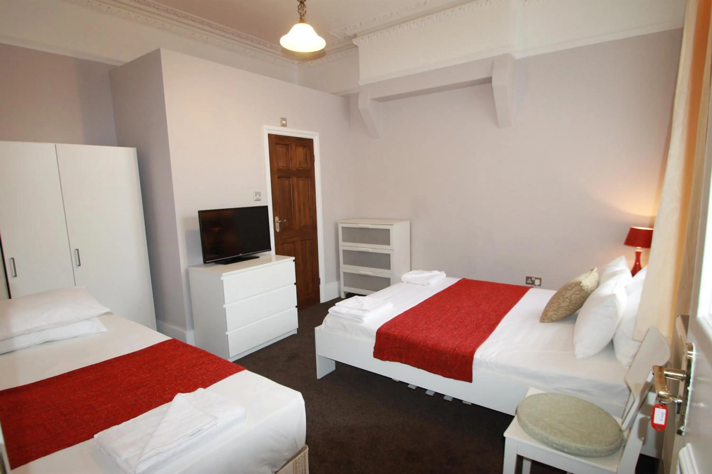 Photo of the whole room, Bed in Manor House London