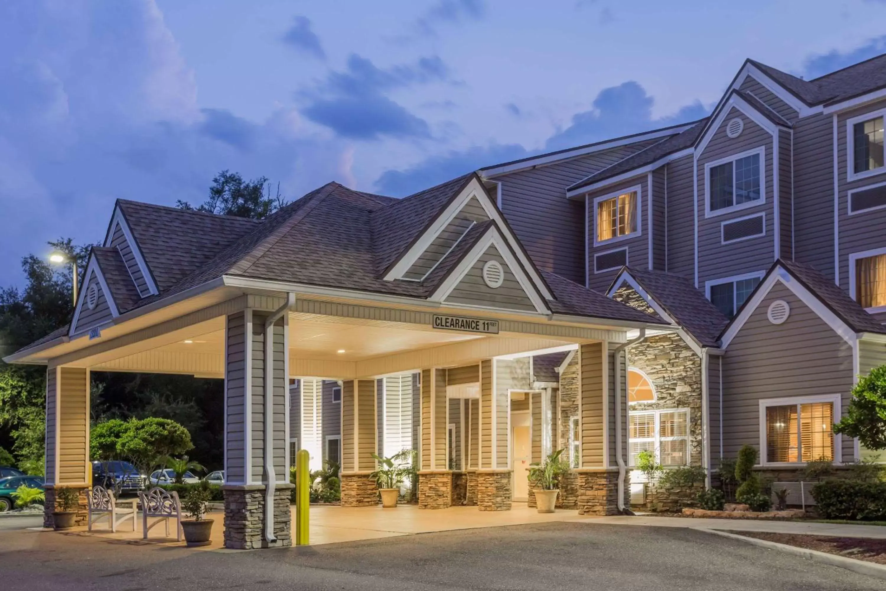 Property Building in Microtel Inn & Suites by Wyndham Jacksonville Airport