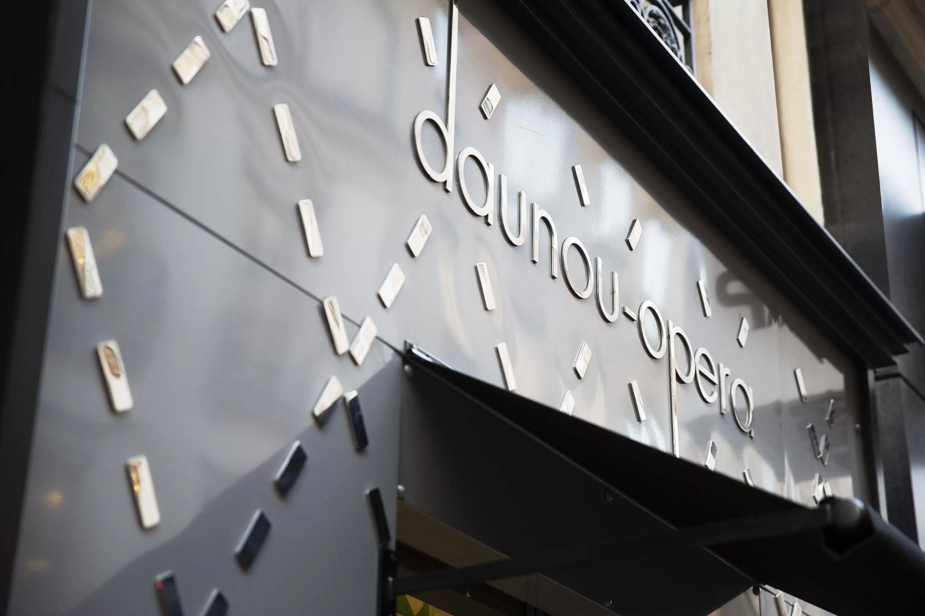 Facade/entrance in Daunou Opéra