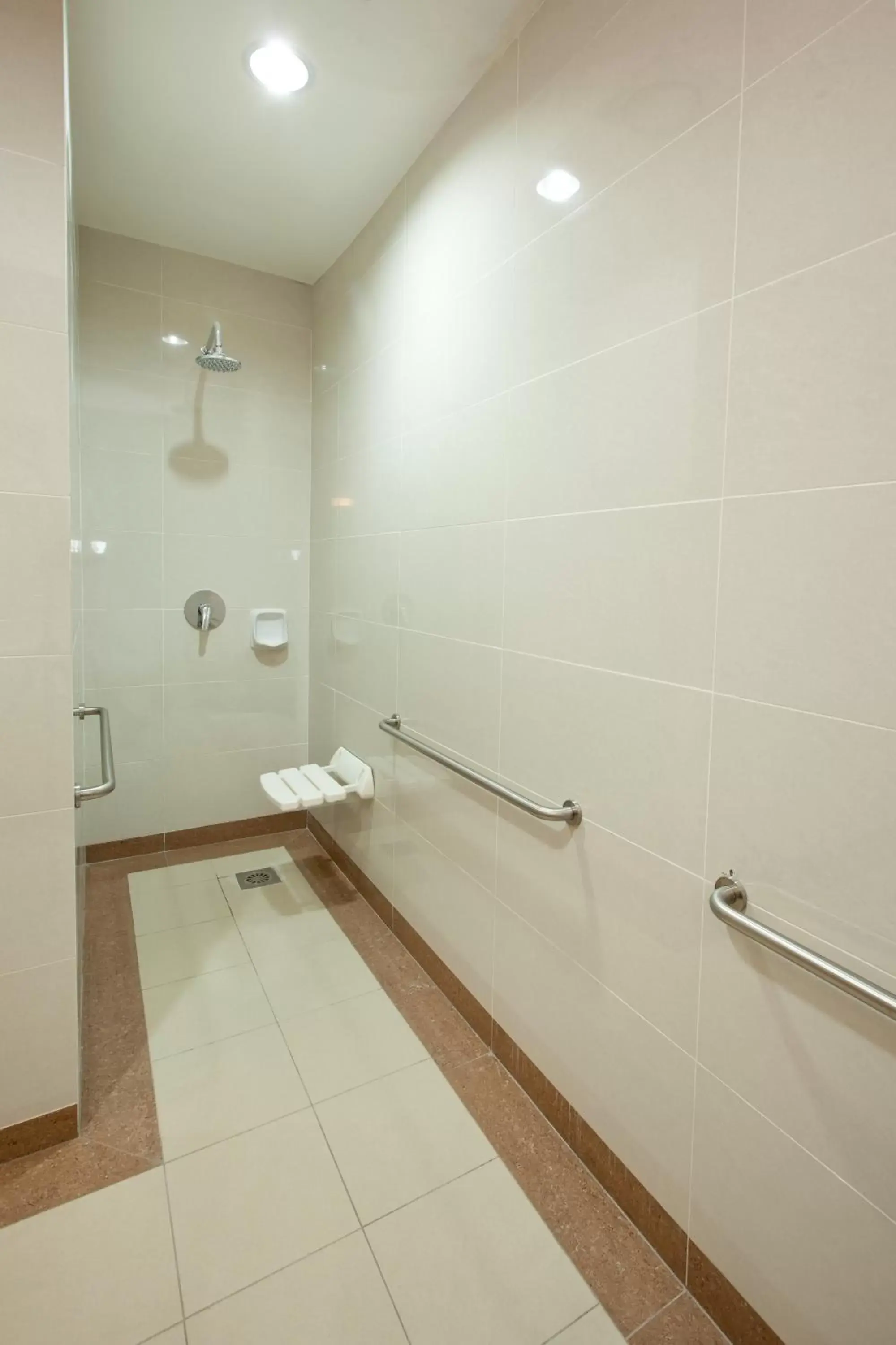 Shower, Bathroom in Tune Hotel – Kota Bharu City Centre