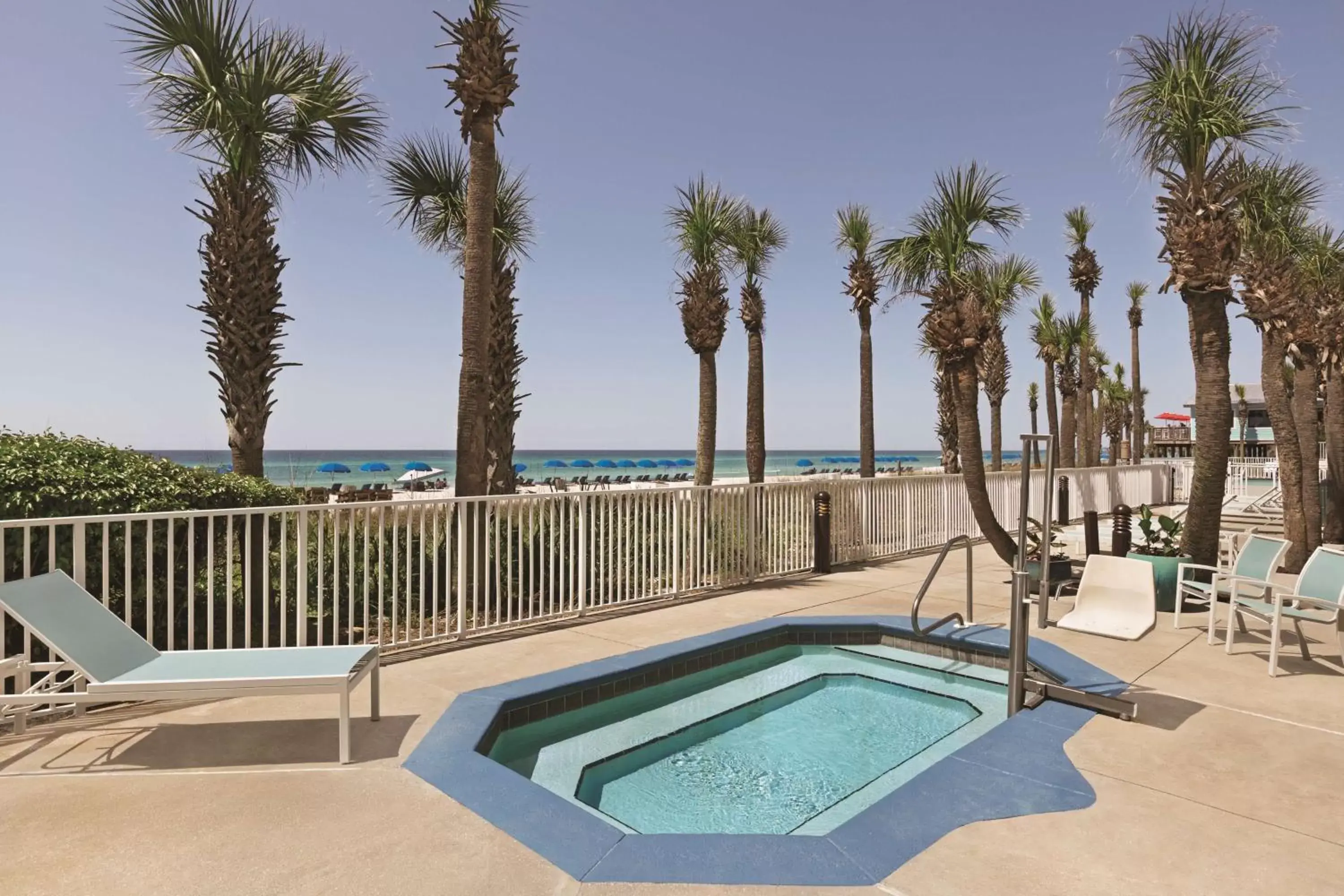 Activities, Swimming Pool in Radisson Hotel Panama City Beach - Oceanfront