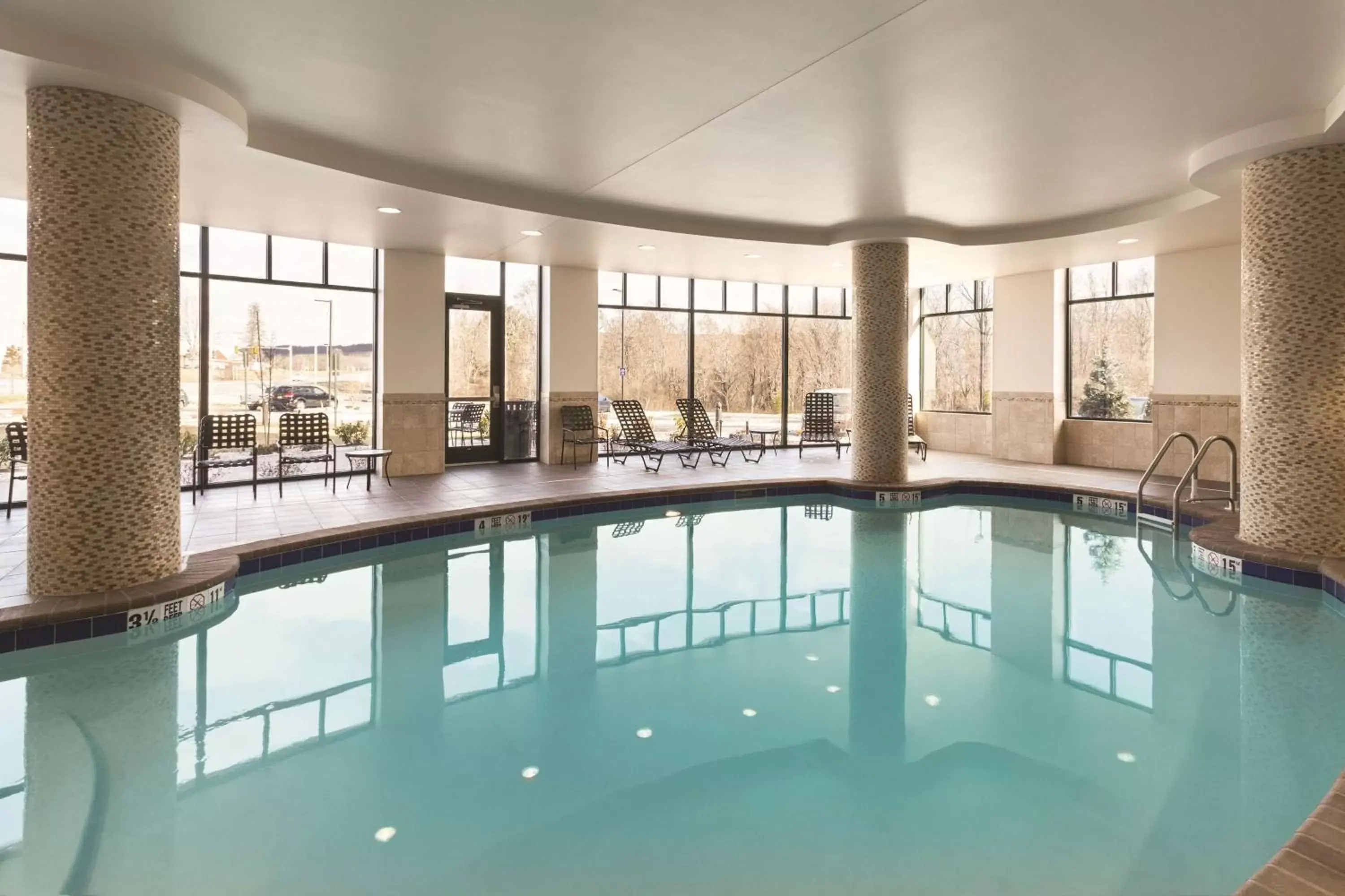 Pool view, Swimming Pool in Hilton Garden Inn Wallingford/Meriden