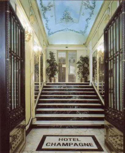 Facade/entrance in Hotel Champagne Palace