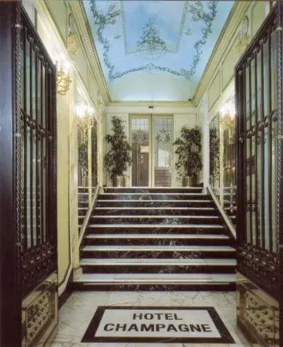 Facade/entrance in Hotel Champagne Palace