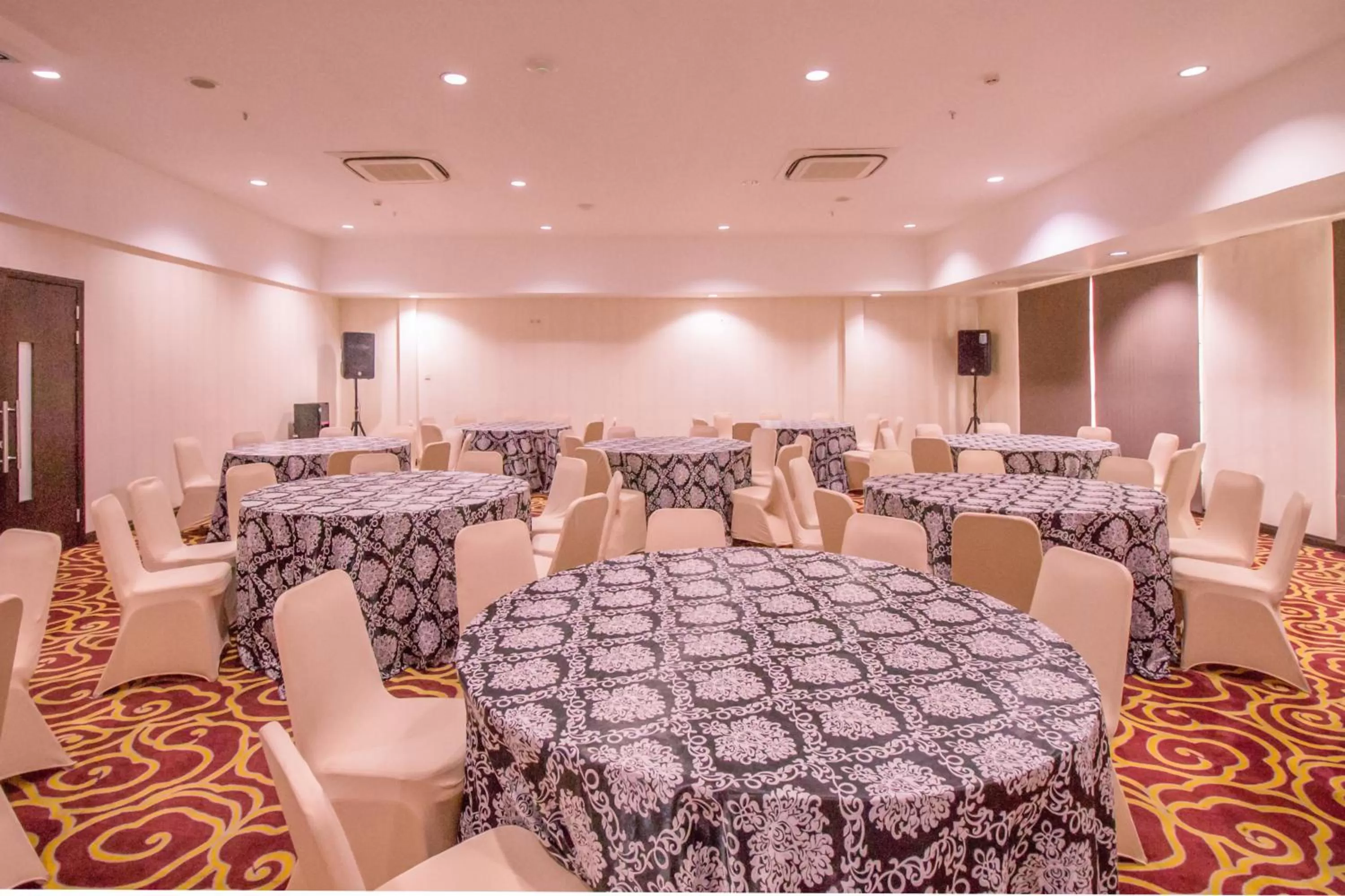 Business facilities in Mercure Pontianak City Center