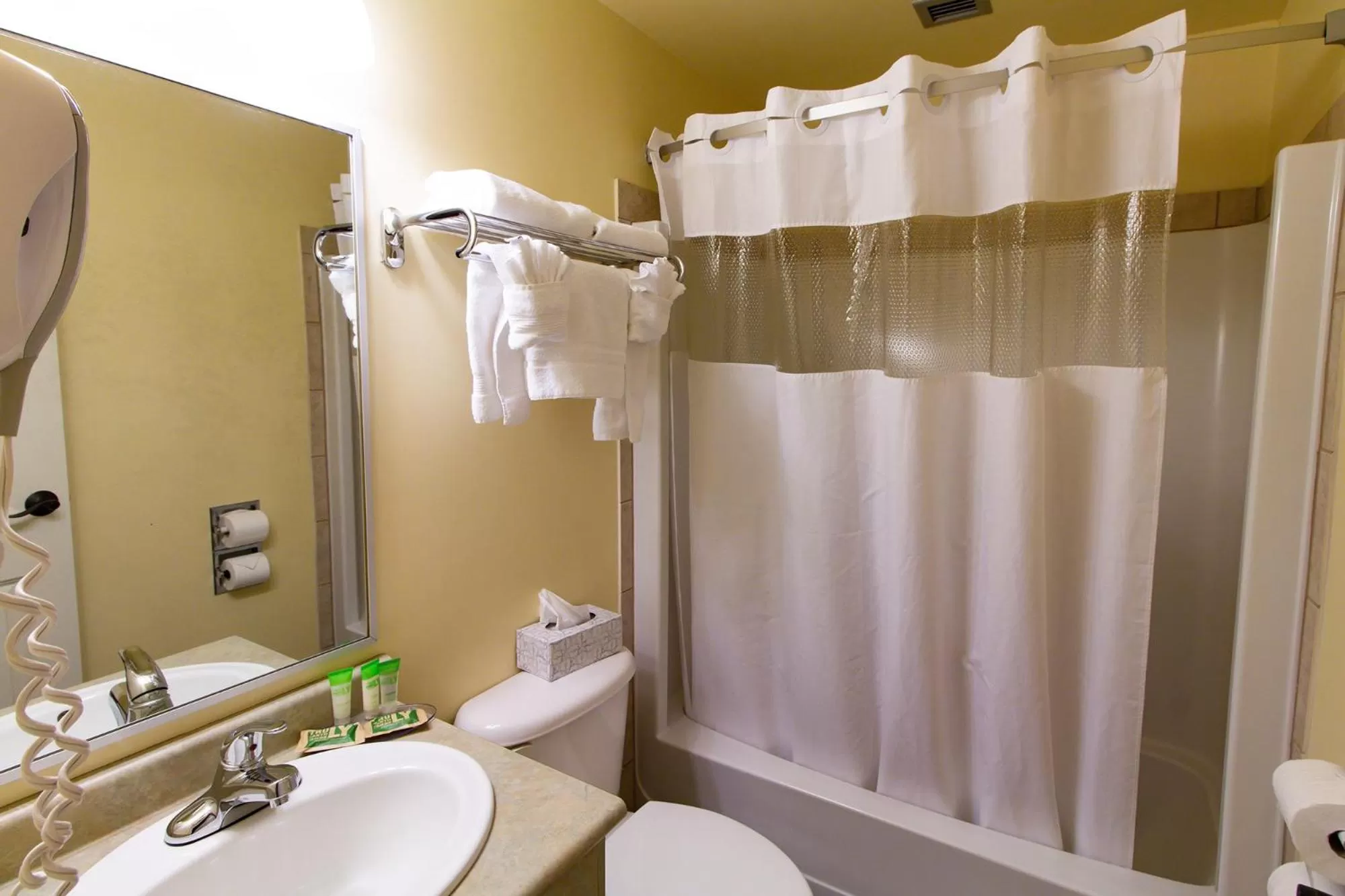 Bathroom in Park West Inn