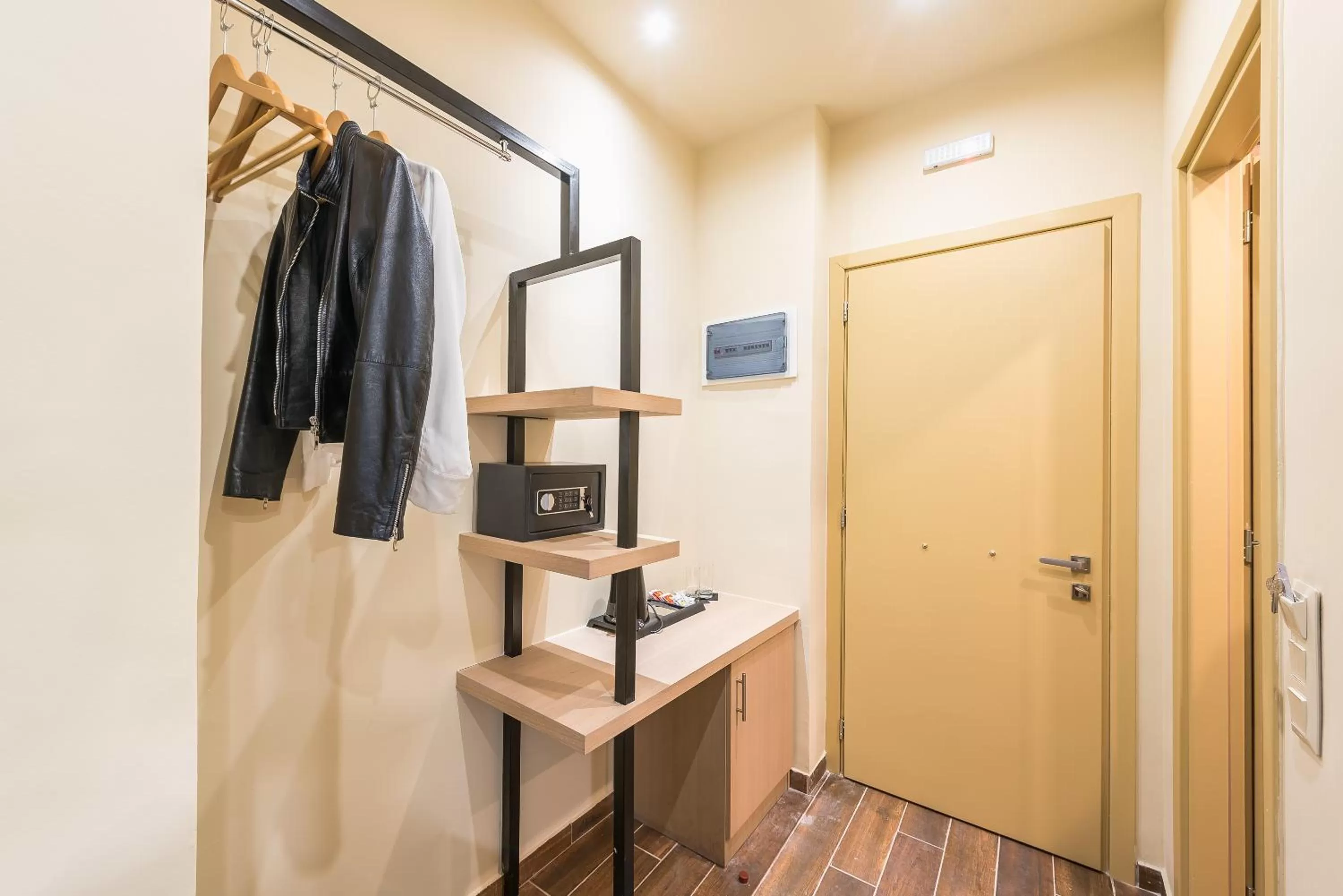 Coffee/tea facilities in Athens Lights