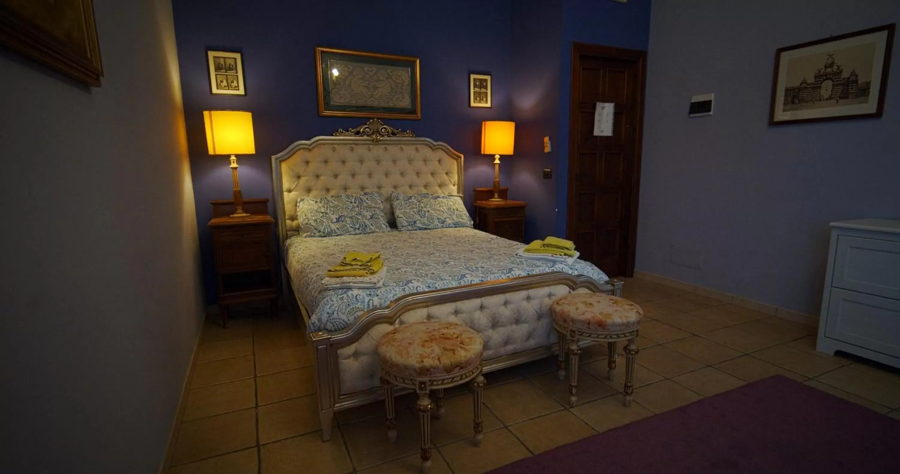 Bed in CASTELLO D'URSO SOMMA B&B