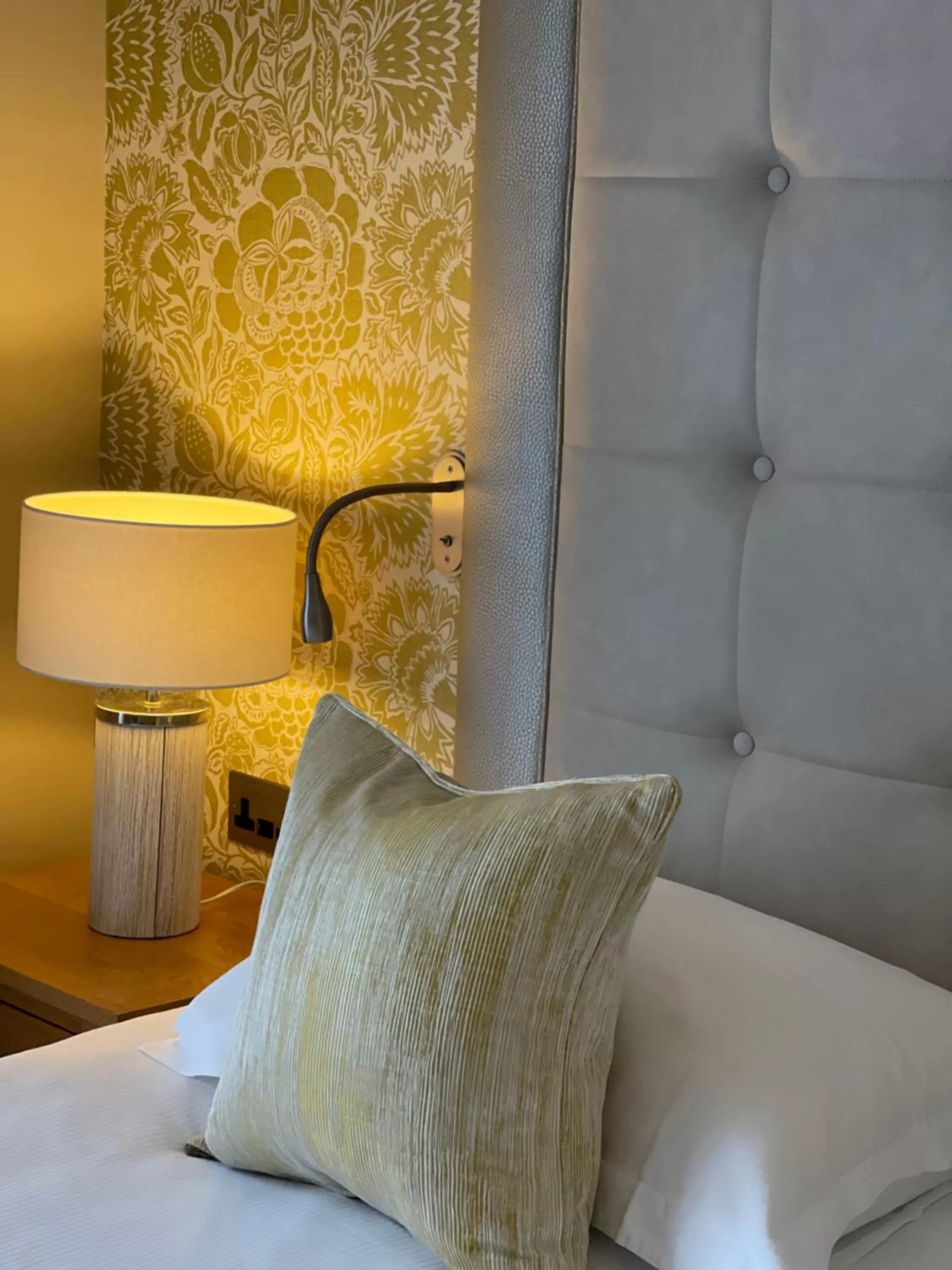 Bed in Park Farm Hotel