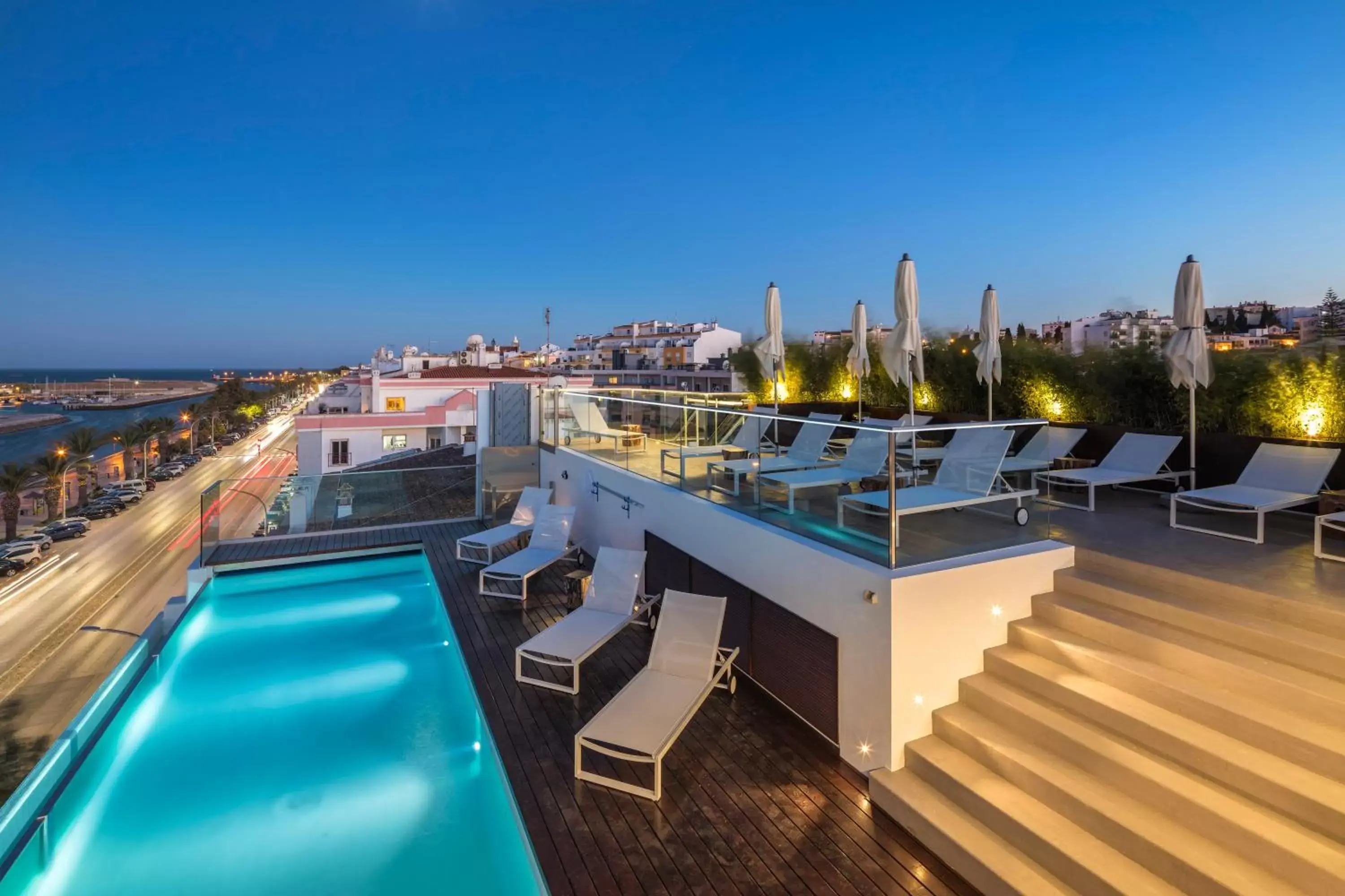 Balcony/Terrace, Pool View in Lagos Avenida Hotel
