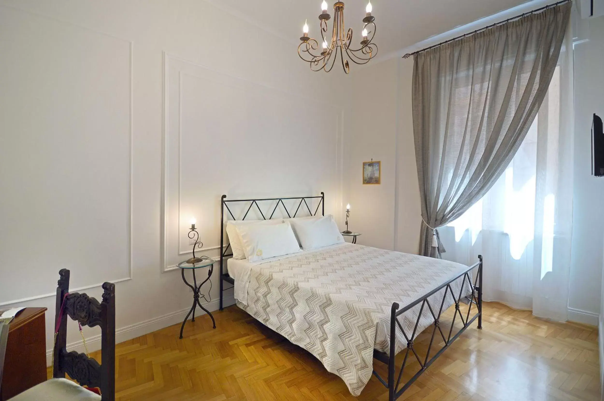 Photo of the whole room, Bed in Residenza Borbonica