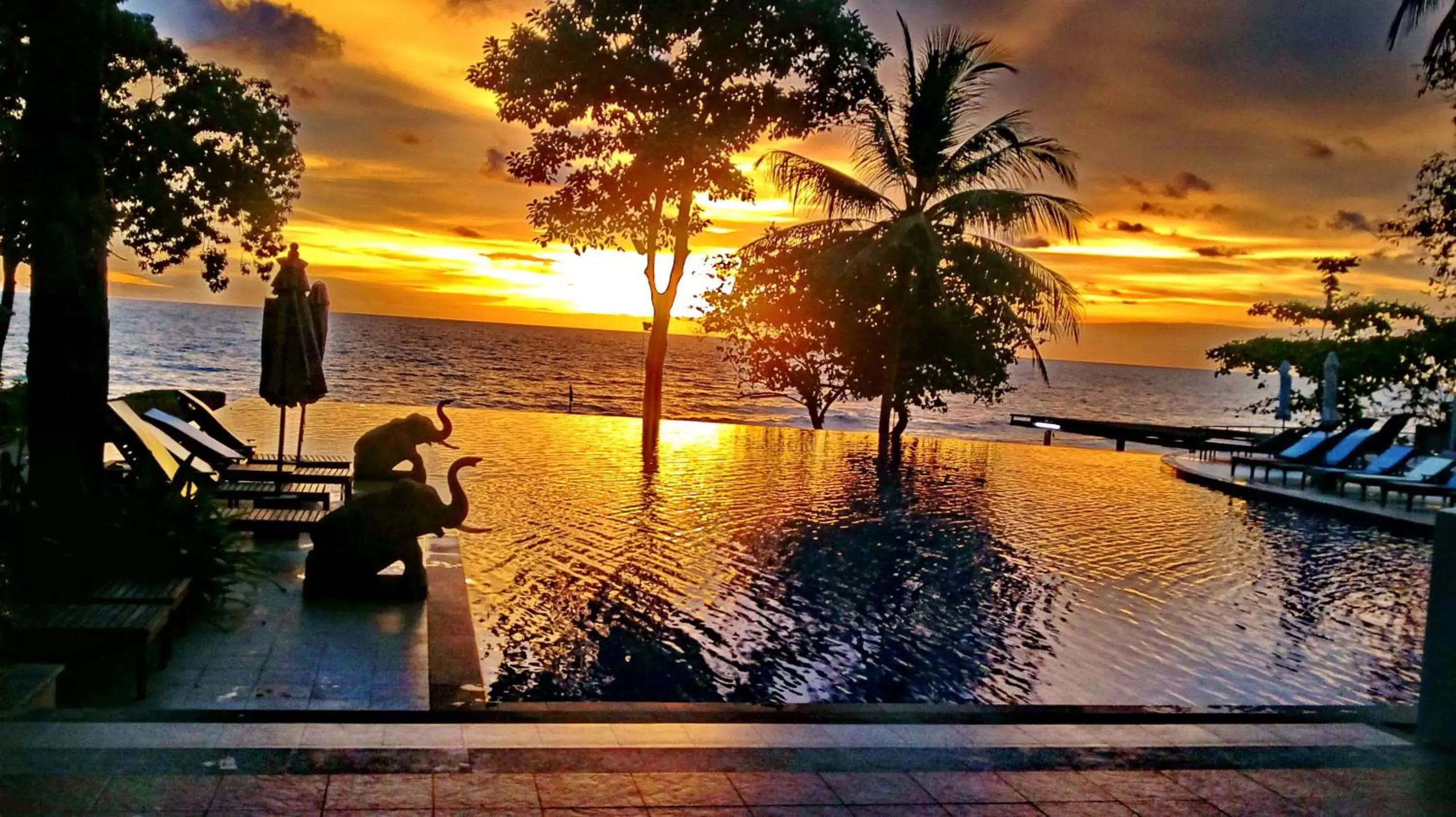 Swimming Pool in Chang Buri Resort & Spa