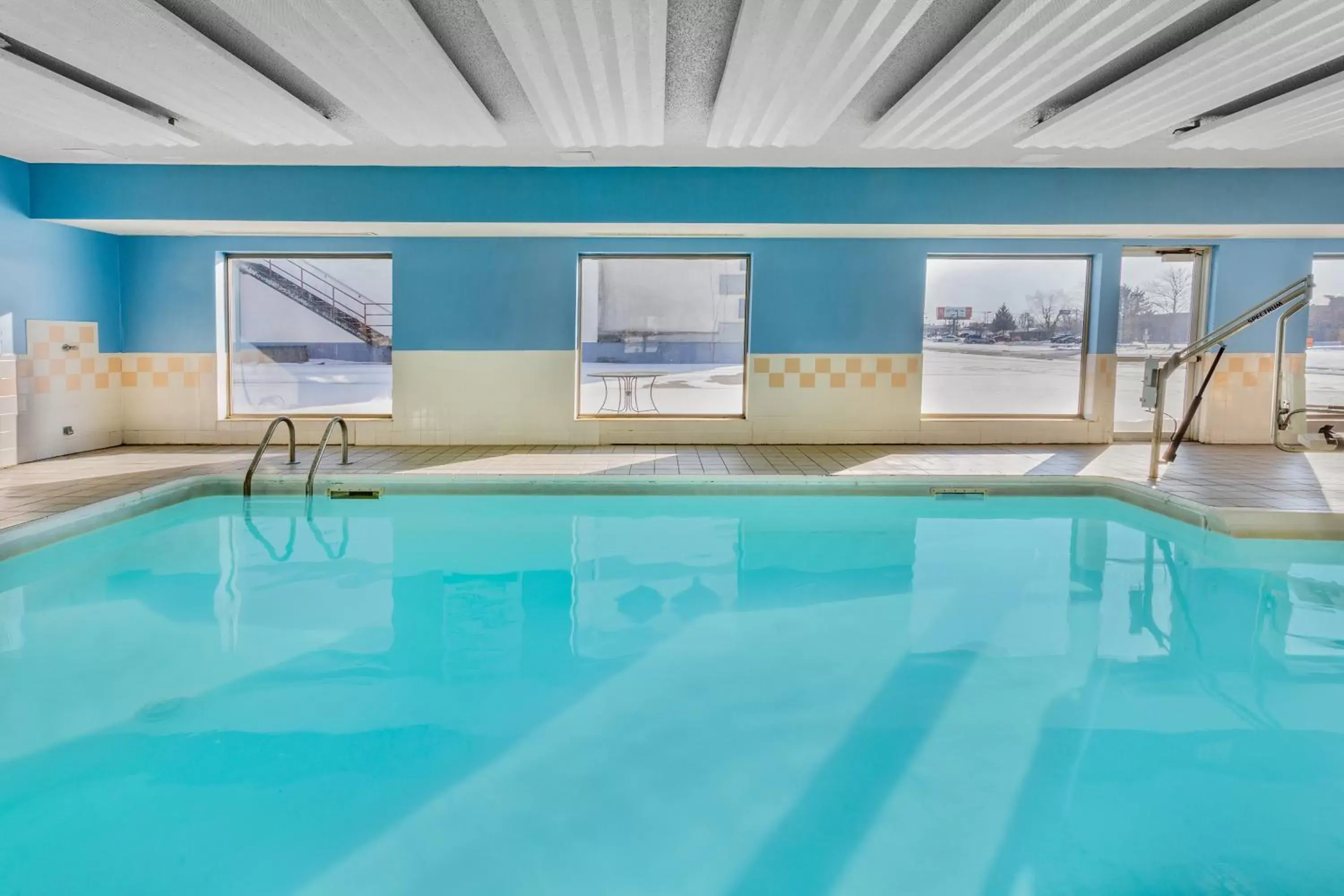 Swimming pool in Super 8 by Wyndham Kokomo Swimming pool in Super 8 by Wyndham Kokomo