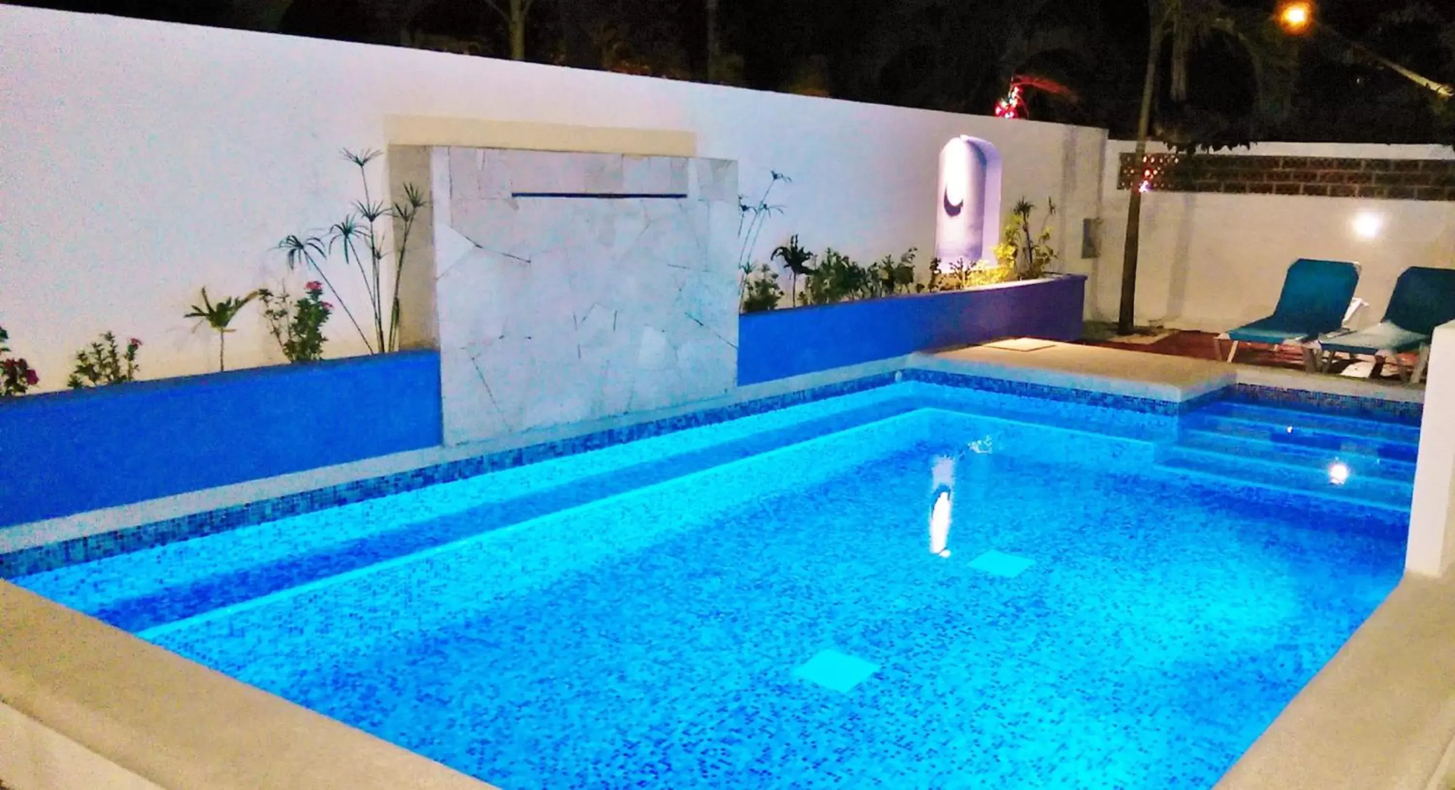 Swimming Pool in Corales Suites