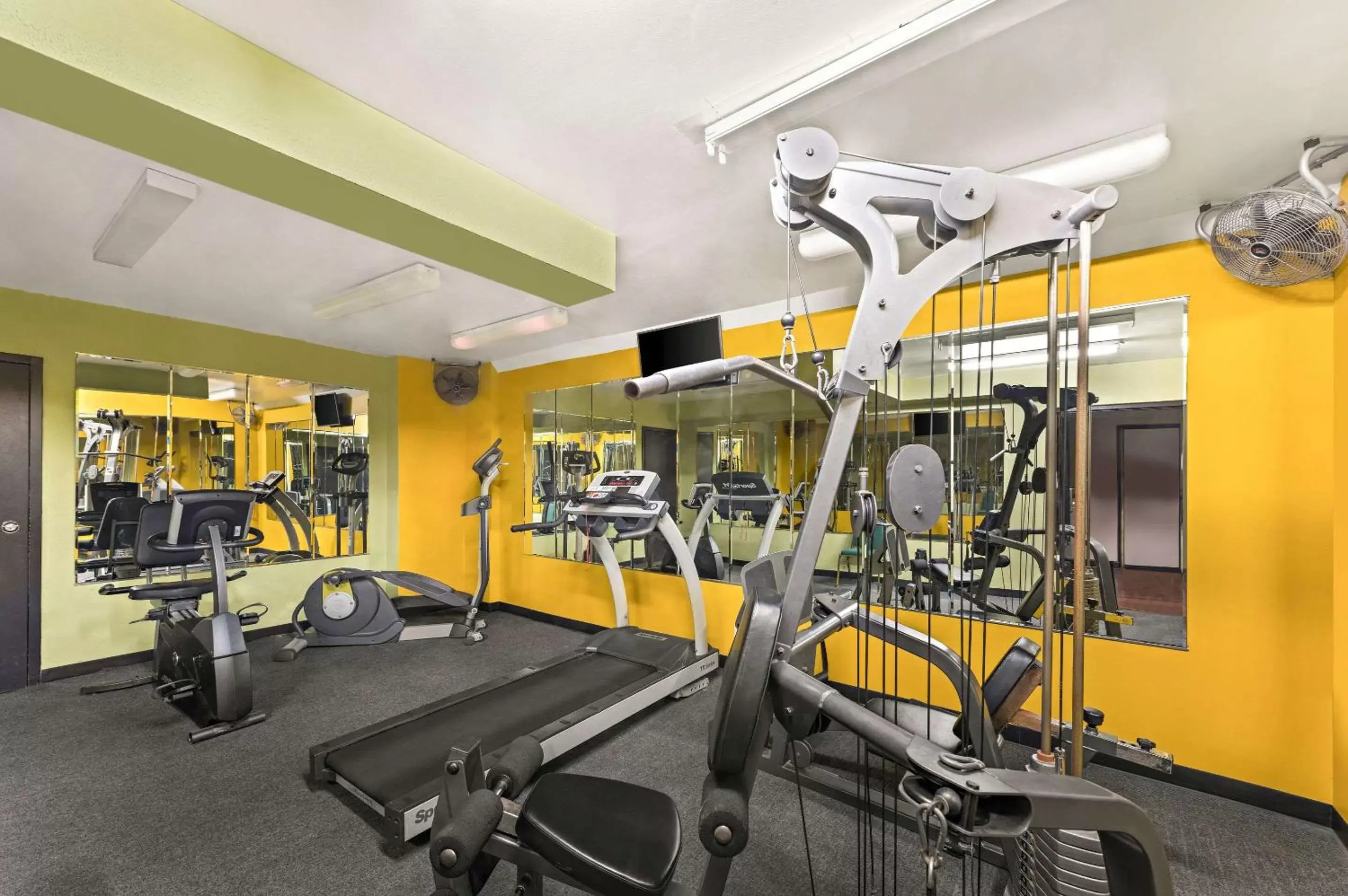 Fitness centre/facilities, Fitness Center/Facilities in Quality Inn & Suites near I-480 and I-29