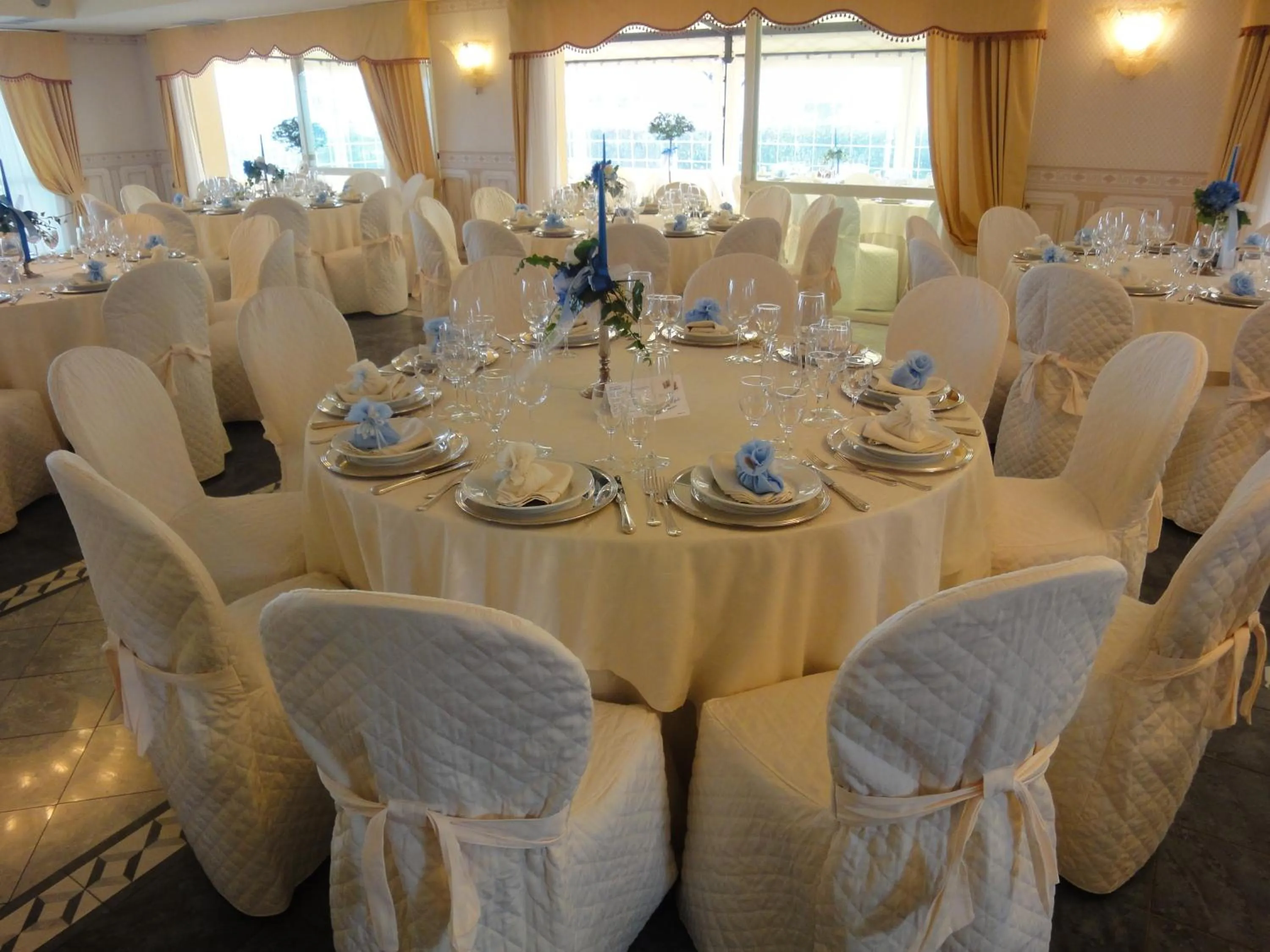 Restaurant/places to eat in Hotel Holiday Sul Lago