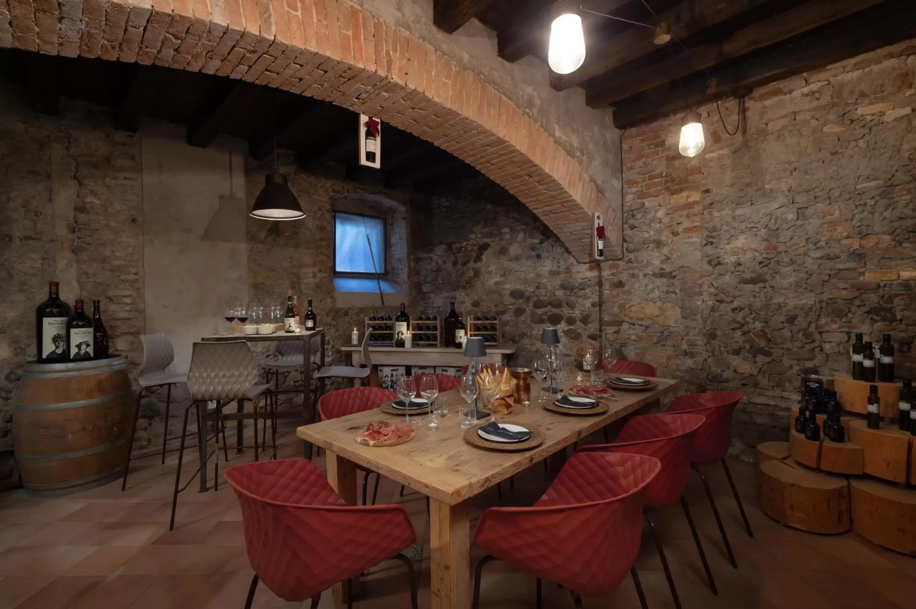 Living room, Restaurant/Places to Eat in Massimago Wine Suites